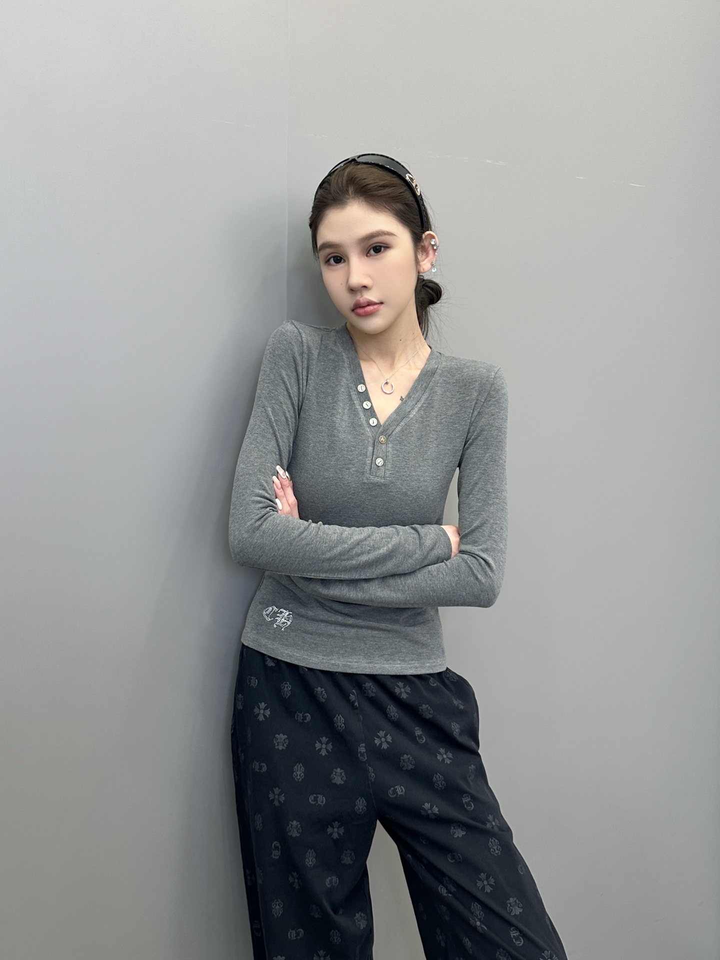 克罗心 ｜ 新款长袖打底，经典五金扣子搭配羊毛混纺面料，烫钻十字标工艺女人味高级感拉满，尺码sml