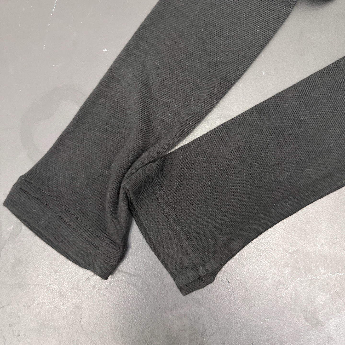 克罗心 ｜ 新款长袖打底，经典五金扣子搭配羊毛混纺面料，烫钻十字标工艺女人味高级感拉满，尺码sml