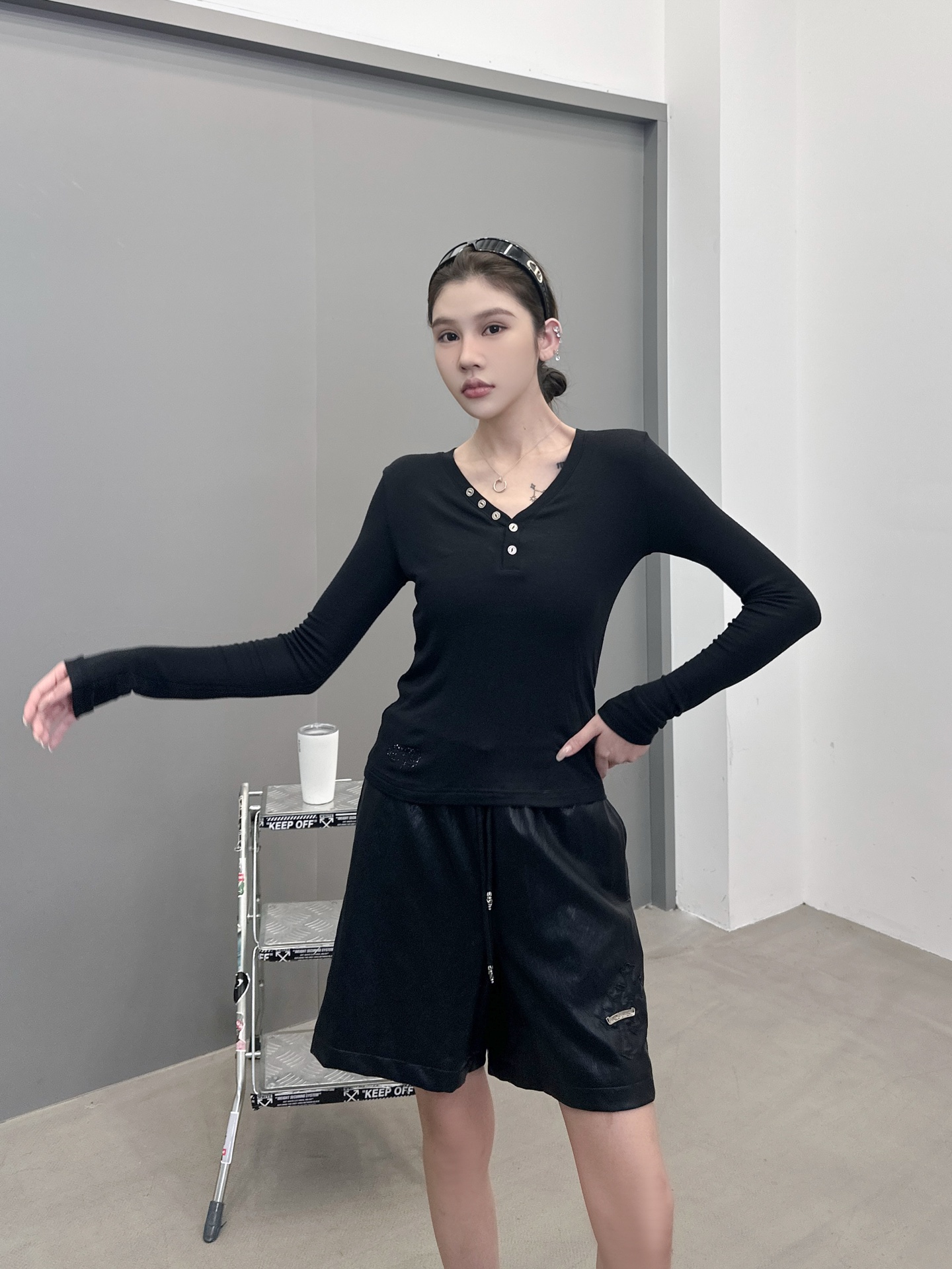 克罗心 ｜ 新款长袖打底，经典五金扣子搭配羊毛混纺面料，烫钻十字标工艺女人味高级感拉满，尺码sml