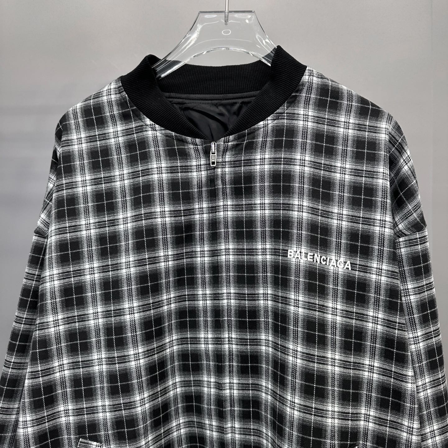 巴黎 ｜ 新款格子外套，经典刺绣标，原版格子面料加人丝提花里布，休闲时尚男女同款，尺码sml