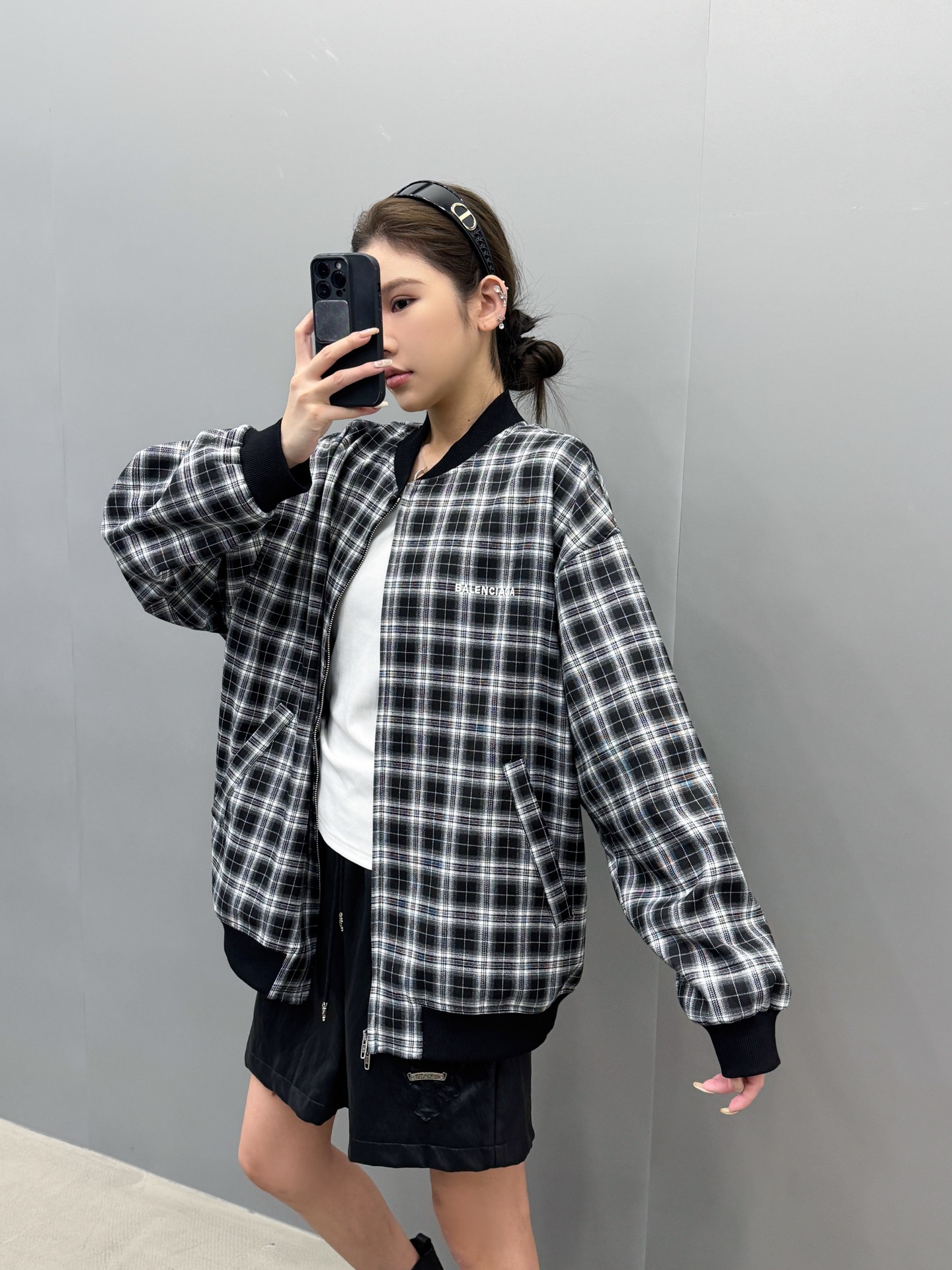 巴黎 ｜ 新款格子外套，经典刺绣标，原版格子面料加人丝提花里布，休闲时尚男女同款，尺码sml