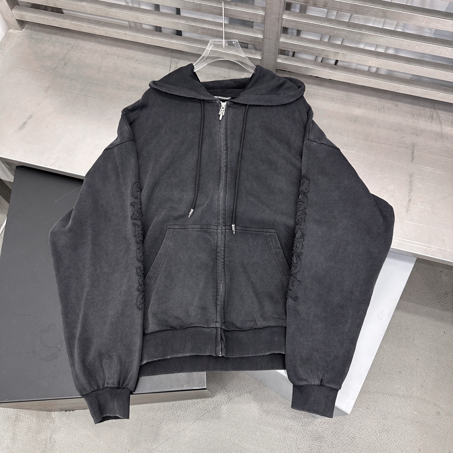 克罗心 ｜ 新款卫衣开衫，成衣洗水炒色加4处贴布绣重工工艺，男女同款，尺码sml