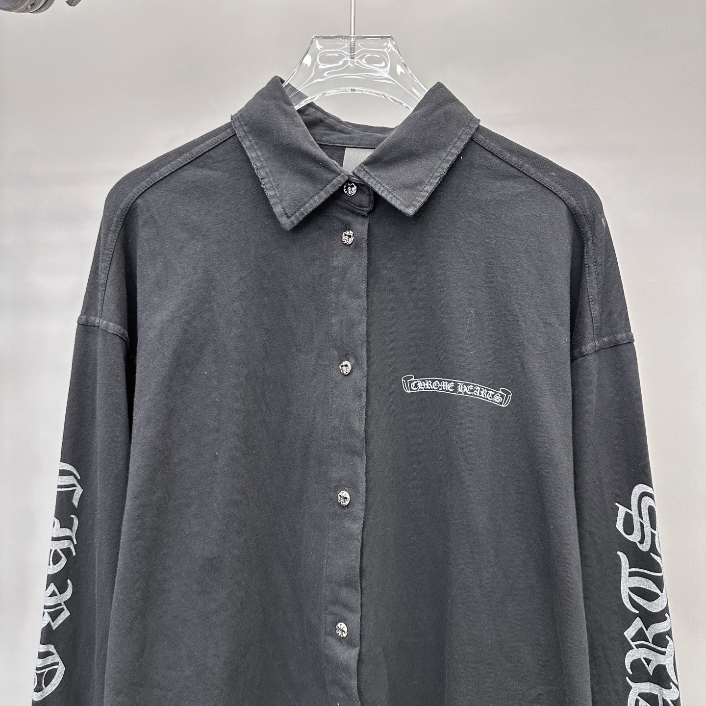 克罗心 ｜ 新款衬衣，成衣洗水喷色吊磨加5处印花工艺，男女同款，100%棉，尺码sml