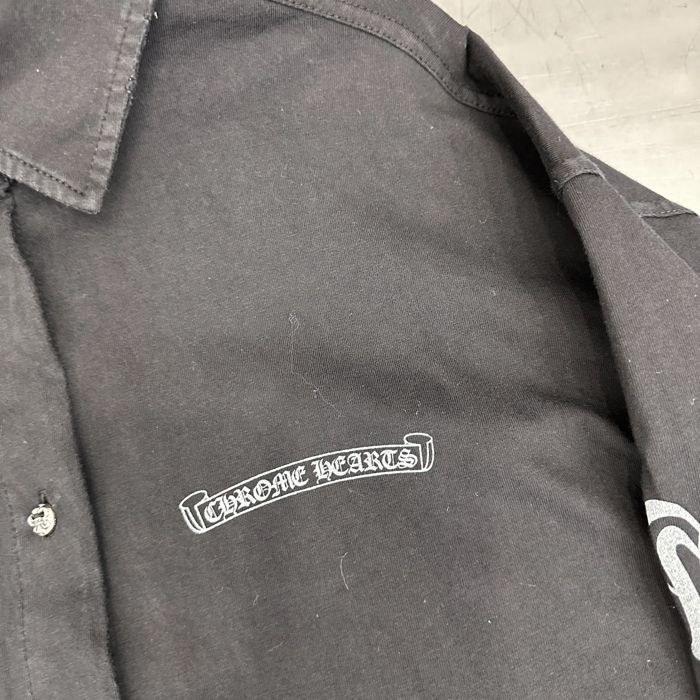 克罗心 ｜ 新款衬衣，成衣洗水喷色吊磨加5处印花工艺，男女同款，100%棉，尺码sml