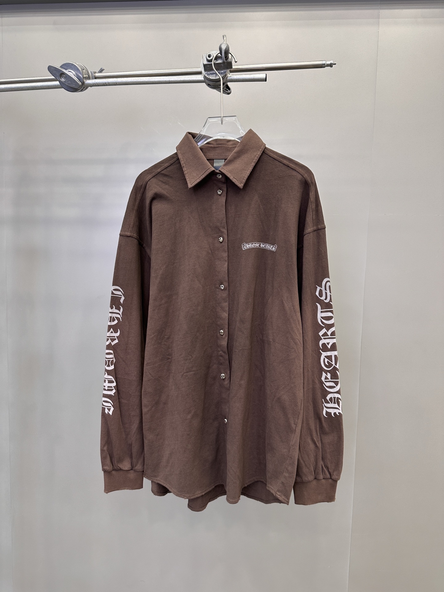 克罗心 ｜ 新款衬衣，成衣洗水喷色吊磨加5处印花工艺，男女同款，100%棉，尺码sml