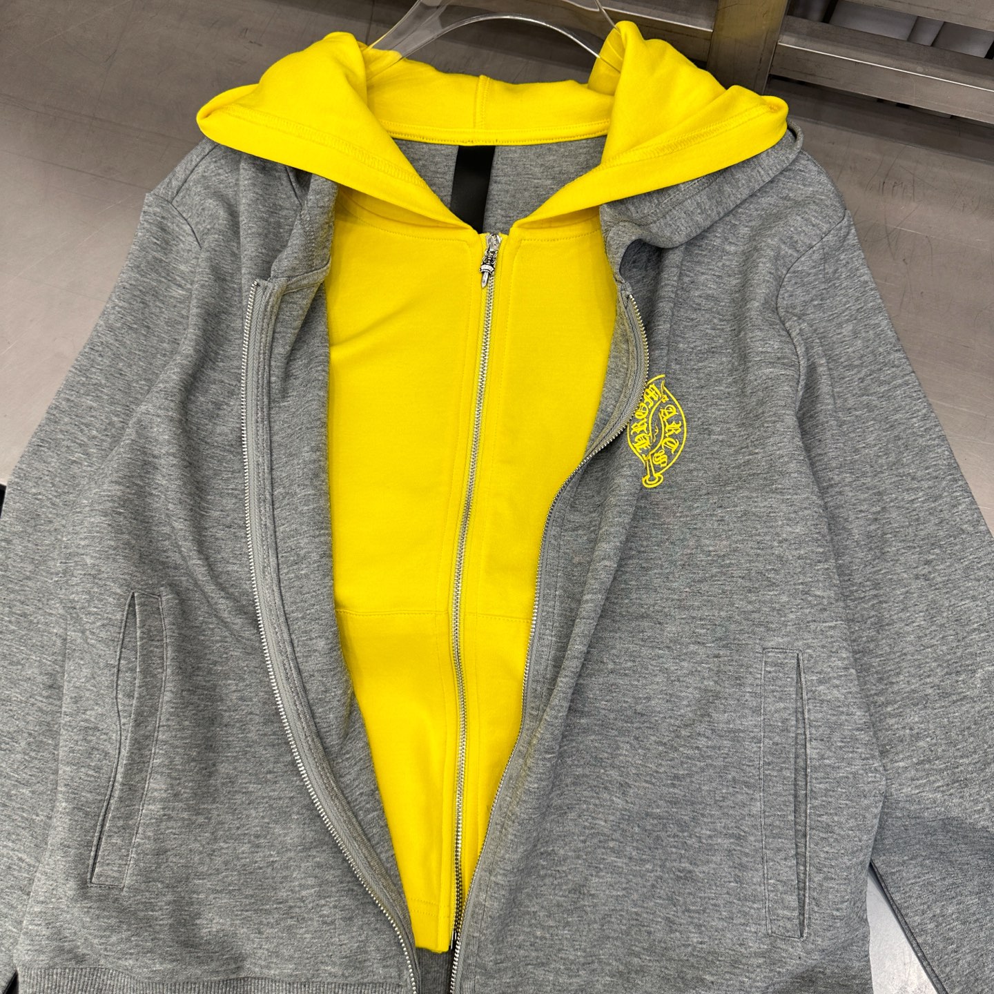 克罗心 ｜ 新款开衫卫衣，成衣洗水加前后印花工艺，假两件卫衣做工，休闲时尚，尺码sml