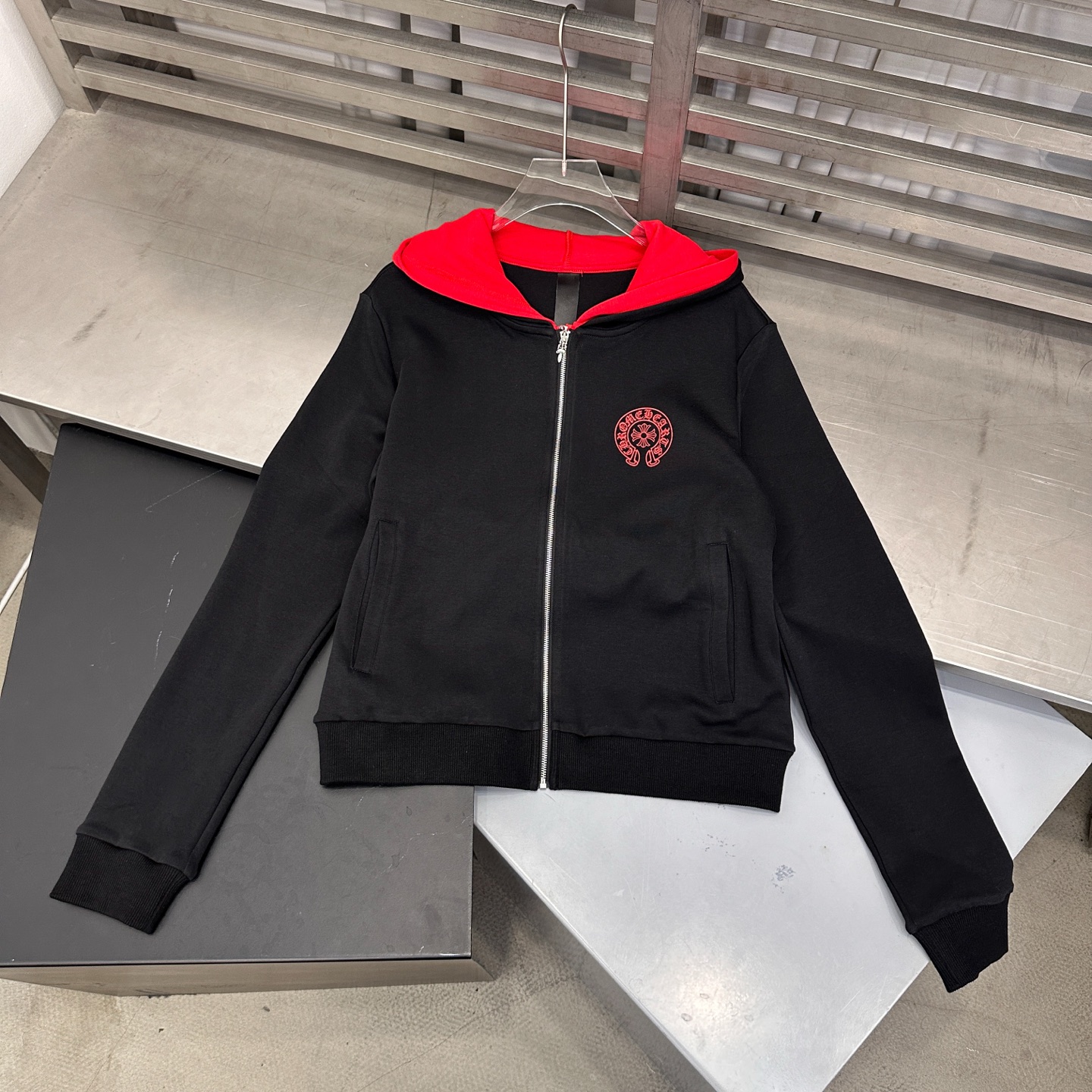 克罗心 ｜ 新款开衫卫衣，成衣洗水加前后印花工艺，假两件卫衣做工，休闲时尚，尺码sml