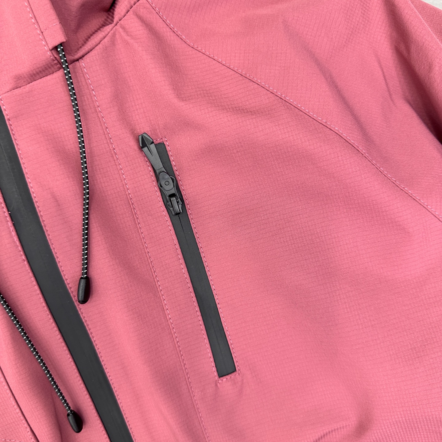 鸟 ｜ 新款硬壳休闲冲锋衣，经典刺绣标工艺，三防硬壳机能面料，功能性里布面料，时尚前卫，男女同款，尺码s