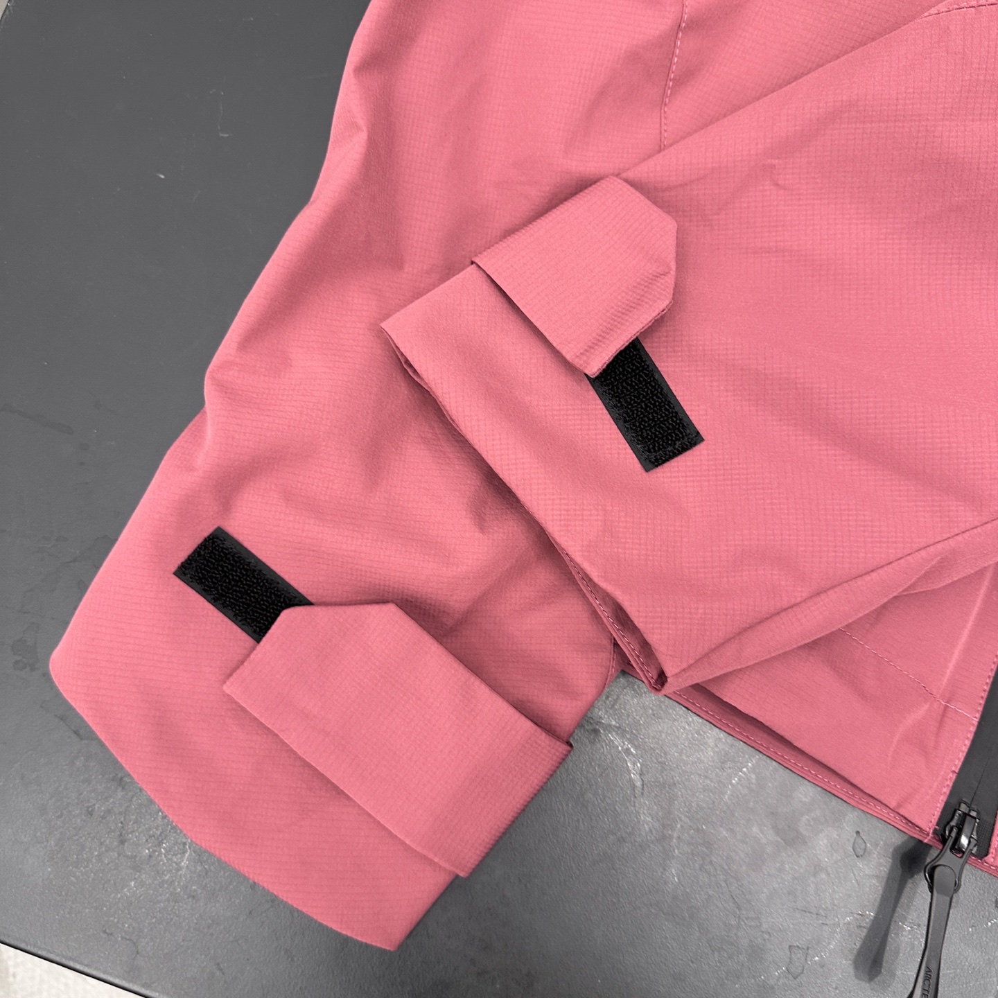 鸟 ｜ 新款硬壳休闲冲锋衣，经典刺绣标工艺，三防硬壳机能面料，功能性里布面料，时尚前卫，男女同款，尺码s