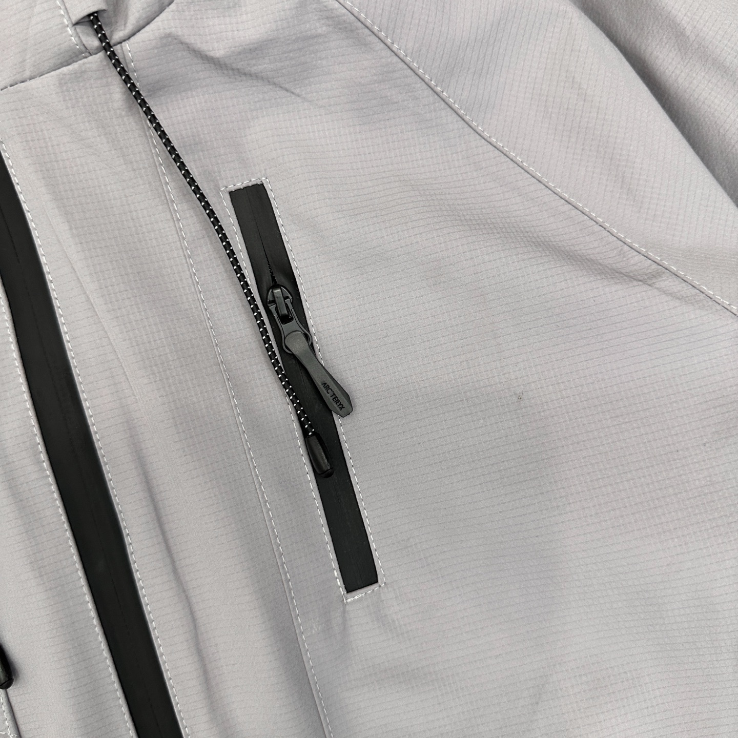 鸟 ｜ 新款硬壳休闲冲锋衣，经典刺绣标工艺，三防硬壳机能面料，功能性里布面料，时尚前卫，男女同款，尺码s