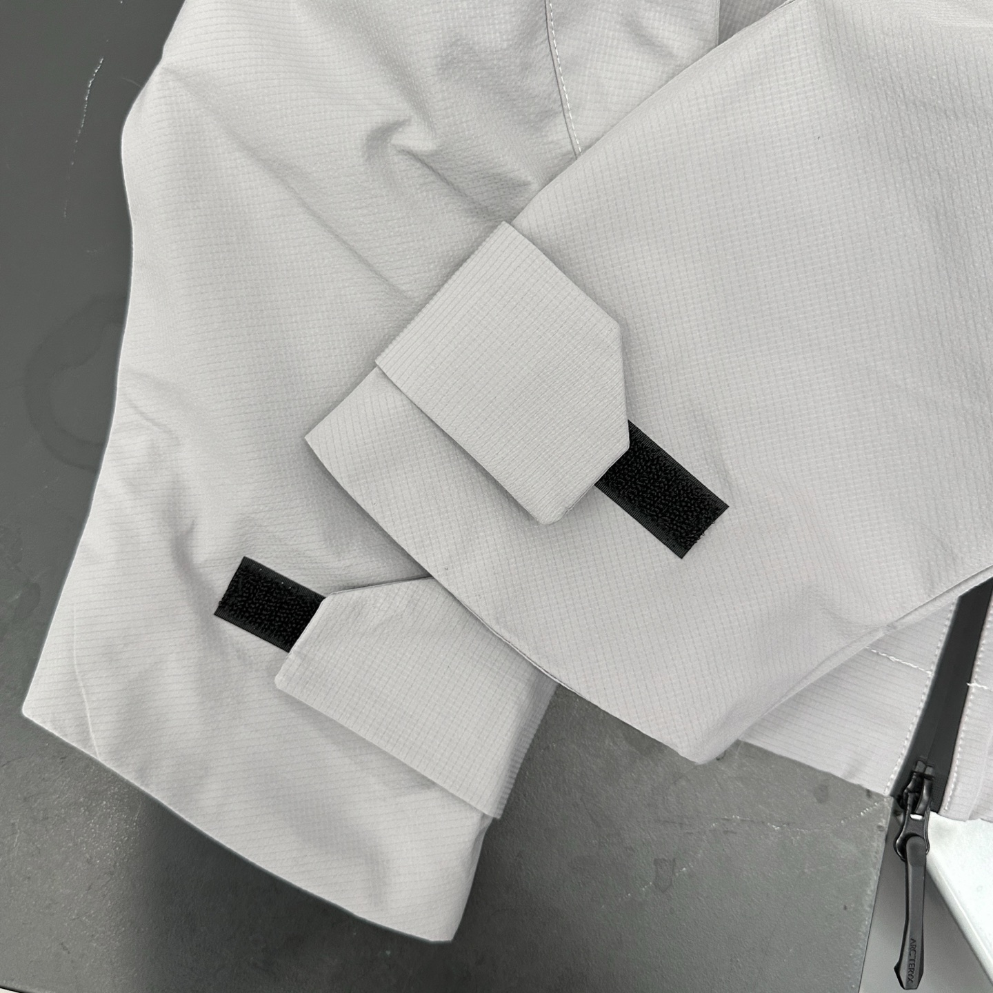 鸟 ｜ 新款硬壳休闲冲锋衣，经典刺绣标工艺，三防硬壳机能面料，功能性里布面料，时尚前卫，男女同款，尺码s