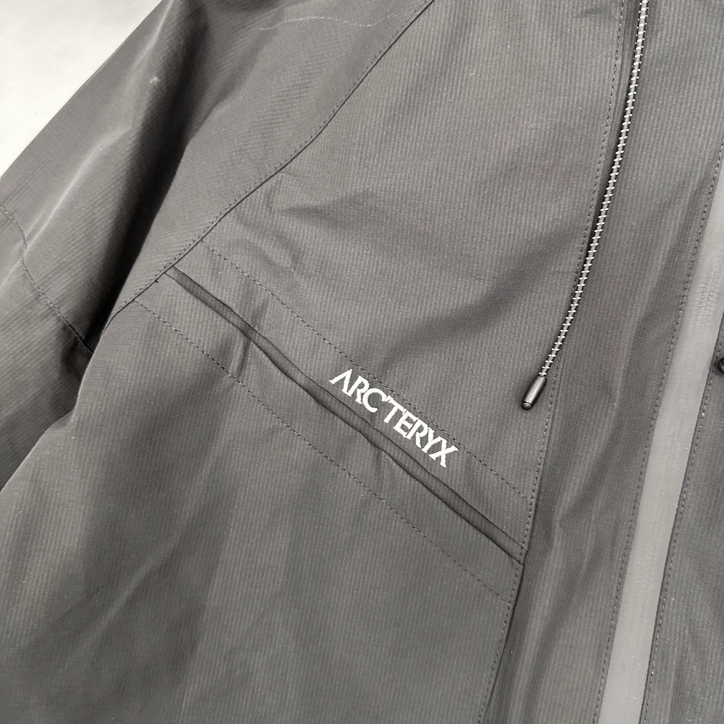 鸟 ｜ 新款硬壳休闲冲锋衣，经典刺绣标工艺，三防硬壳机能面料，功能性里布面料，时尚前卫，男女同款，尺码s