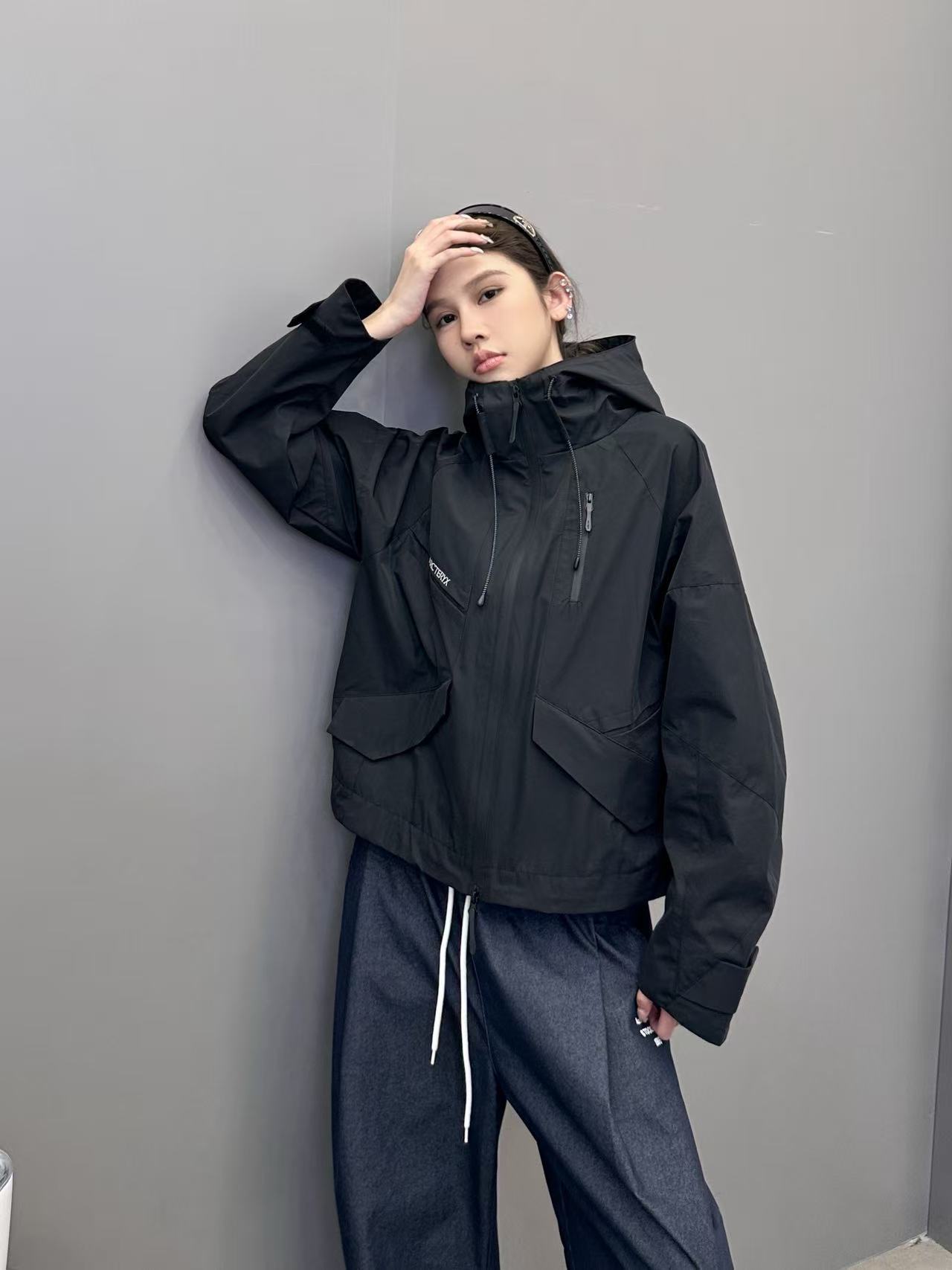 鸟 ｜ 新款硬壳休闲冲锋衣，经典刺绣标工艺，三防硬壳机能面料，功能性里布面料，时尚前卫，男女同款，尺码s