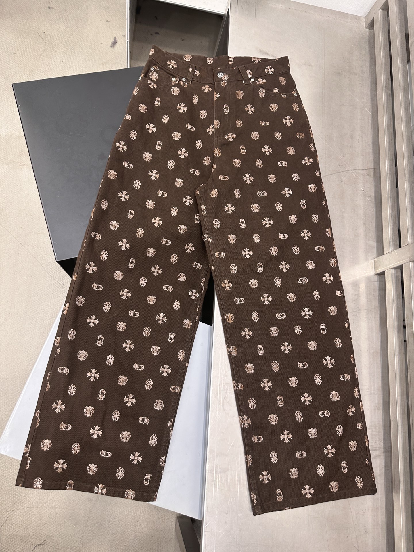 克罗心 ｜ 新款牛仔裤，成衣洗水坯布印花工艺，男女同款，尺码sml