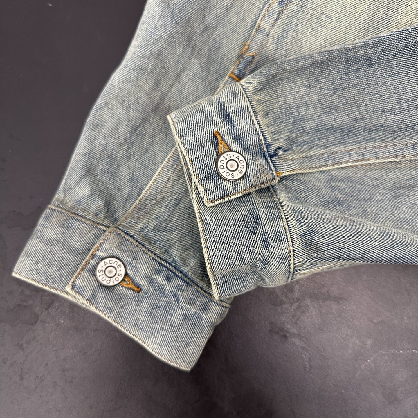 💰Acne ｜ 新款牛仔衣，成衣洗水泥浆工艺，时尚休闲，尺码sml
