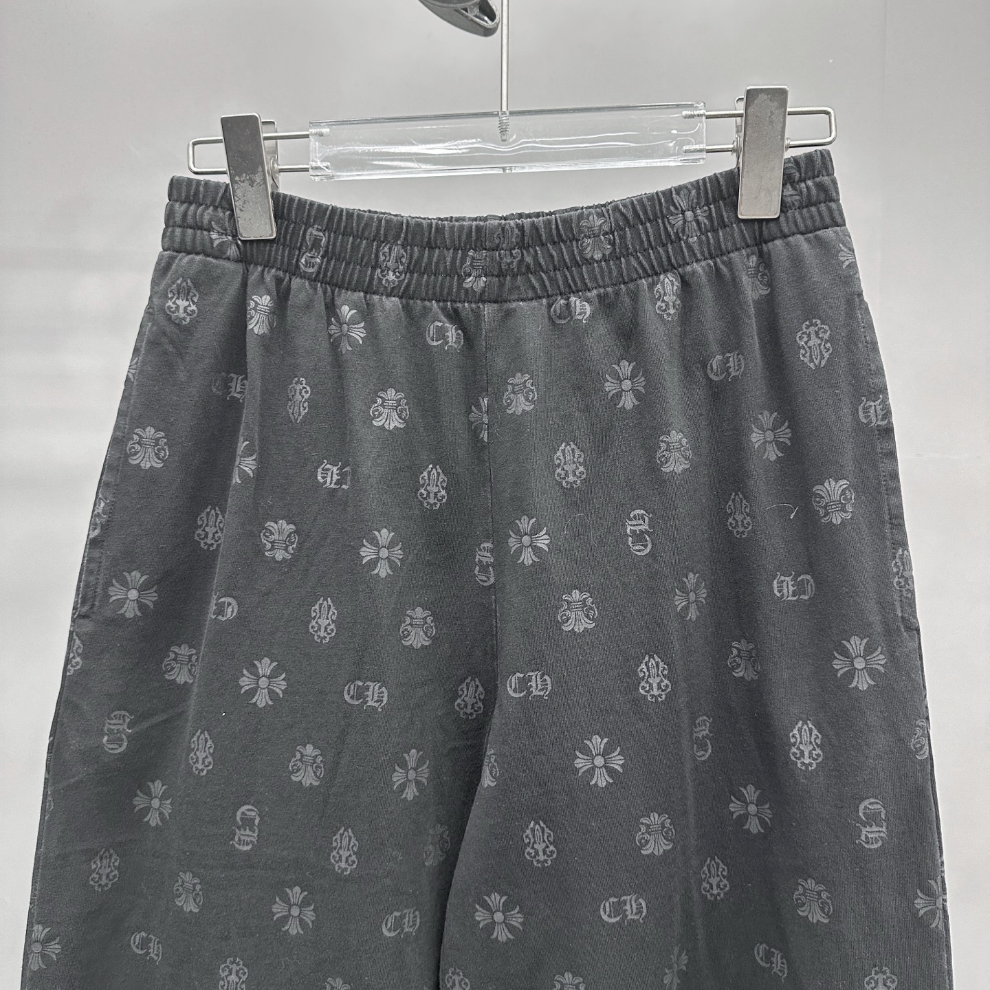 🆕克罗心 ｜ 新款休闲卫裤，成衣洗水炒色坯布印花工艺，男女同款，尺码sml