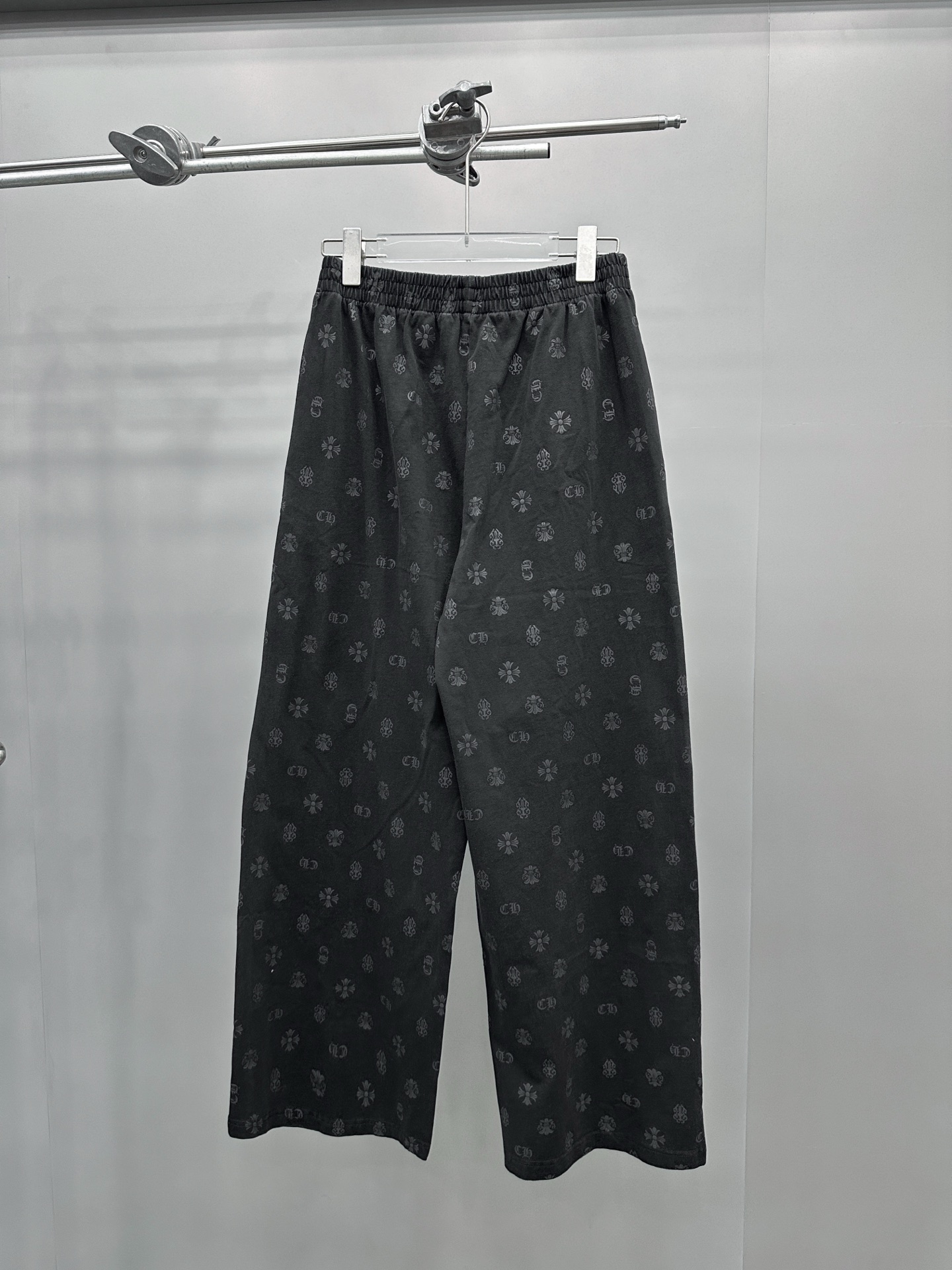 🆕克罗心 ｜ 新款休闲卫裤，成衣洗水炒色坯布印花工艺，男女同款，尺码sml