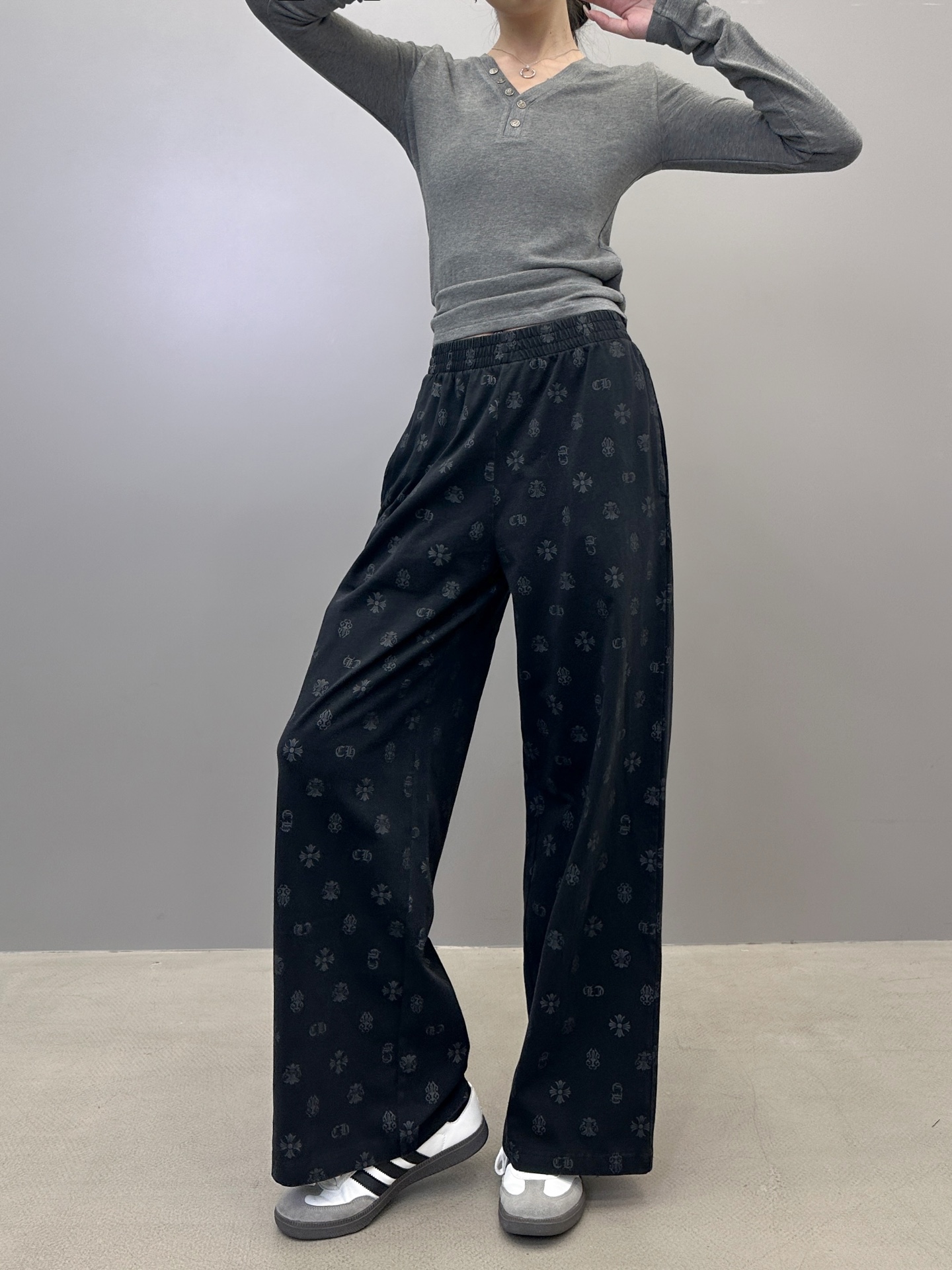 🆕克罗心 ｜ 新款休闲卫裤，成衣洗水炒色坯布印花工艺，男女同款，尺码sml