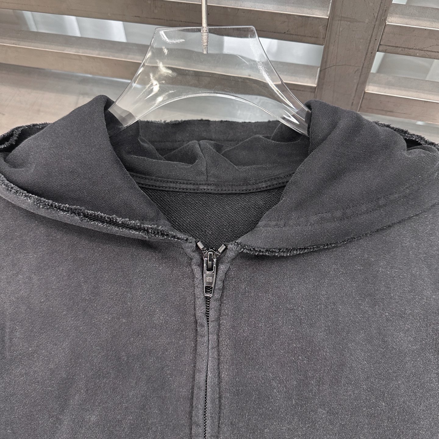 🆕巴黎 ｜ 新款卫衣，成衣洗水炒色吊磨印花工艺加反做修剪毛边，男女同款，尺码sml