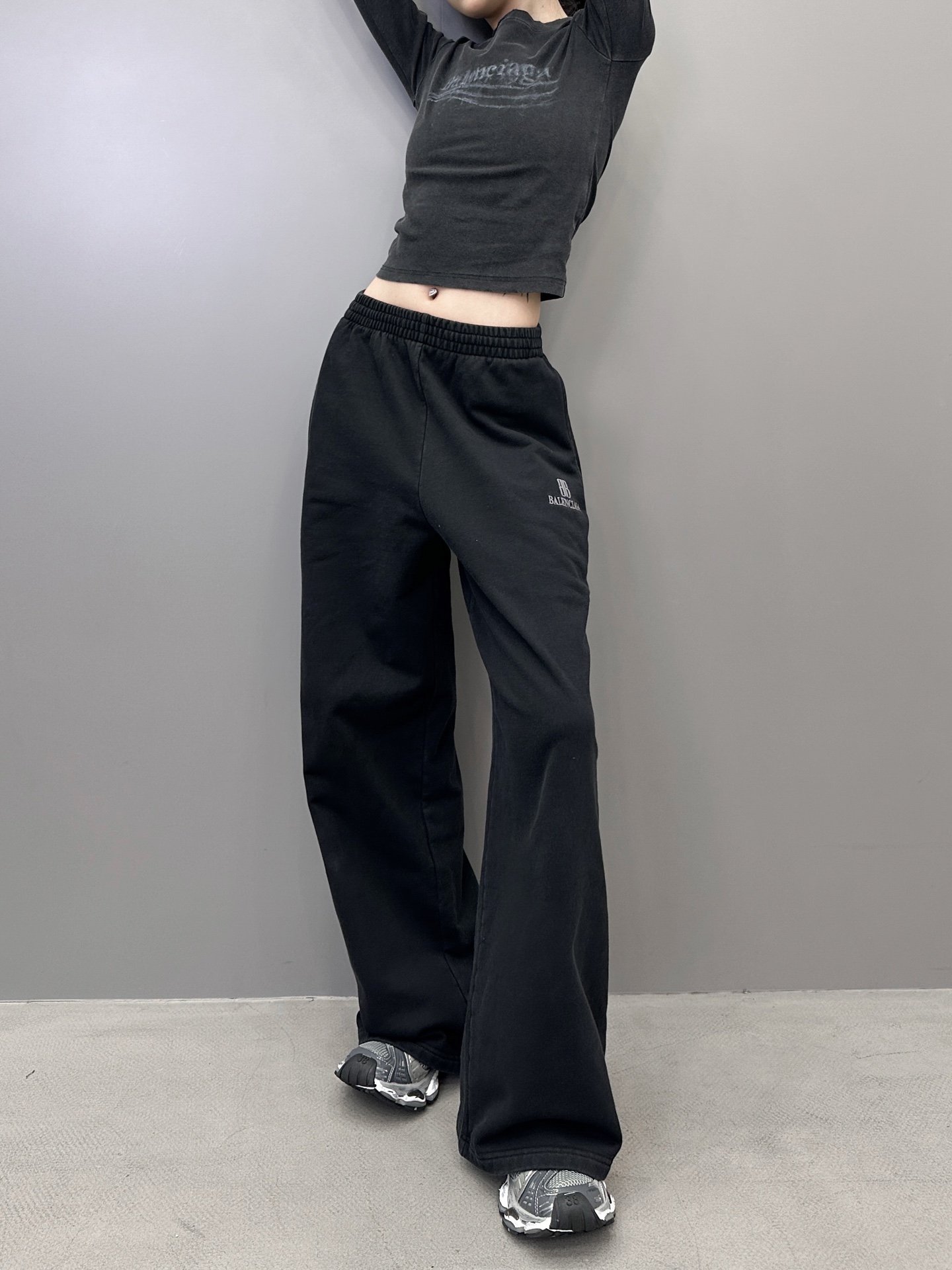 🆕巴黎 ｜ 新款卫裤，成衣洗水炒色工艺加经典刺绣标，男女同款，尺码sml