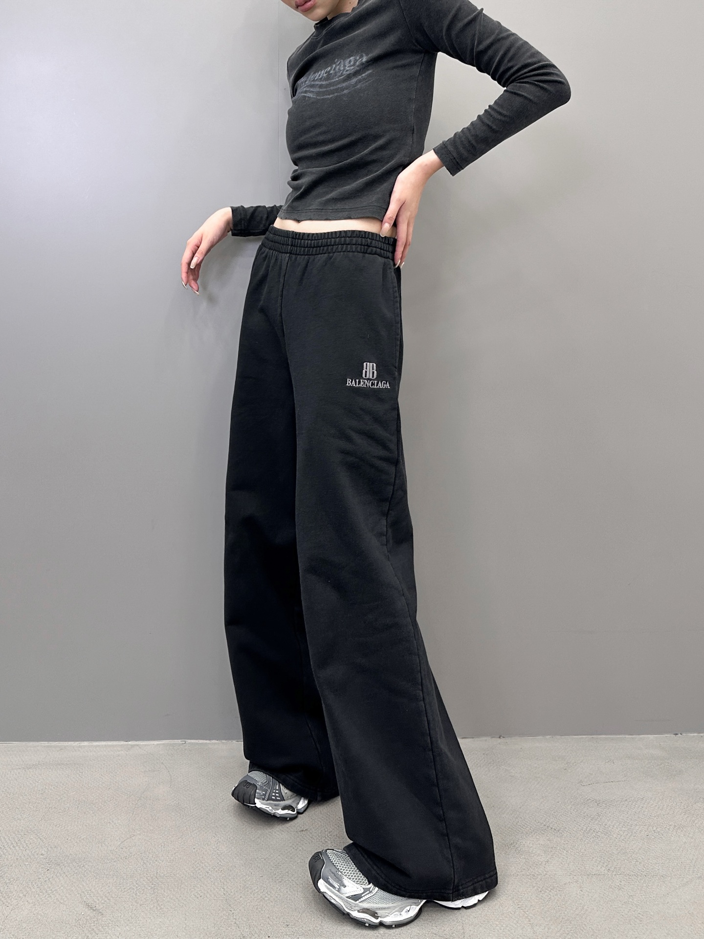 🆕巴黎 ｜ 新款卫裤，成衣洗水炒色工艺加经典刺绣标，男女同款，尺码sml