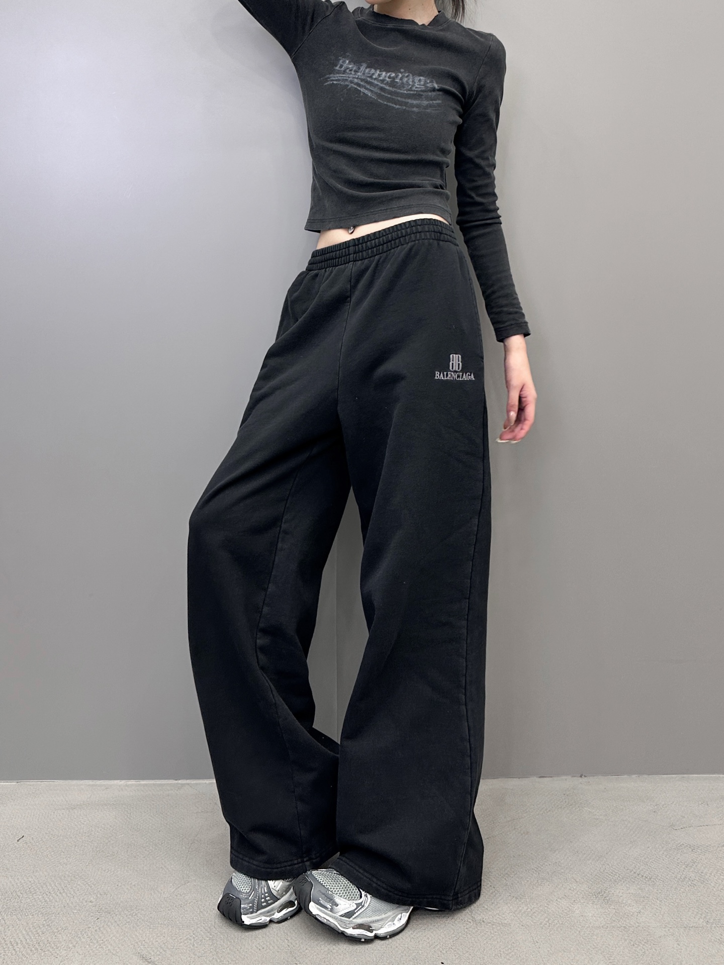 🆕巴黎 ｜ 新款卫裤，成衣洗水炒色工艺加经典刺绣标，男女同款，尺码sml