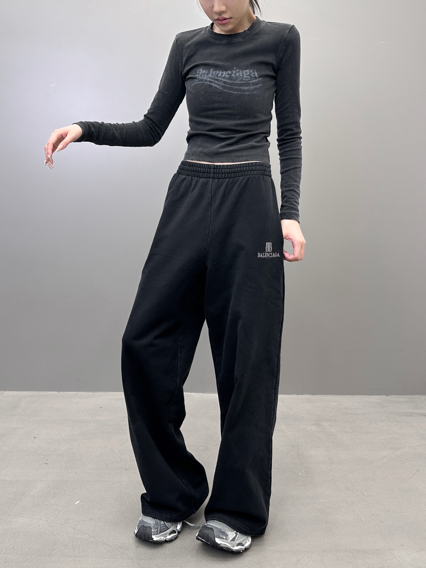 🆕巴黎 ｜ 新款卫裤，成衣洗水炒色工艺加经典刺绣标，男女同款，尺码sml