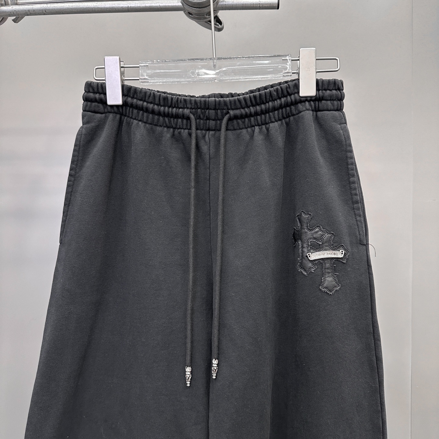 🆕克罗心 ｜ 新款休闲卫裤，成衣洗水炒色加手工车十字标工艺，男女同款，尺码sml