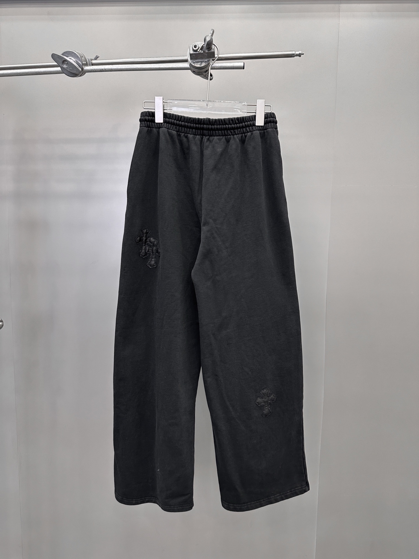 🆕克罗心 ｜ 新款休闲卫裤，成衣洗水炒色加手工车十字标工艺，男女同款，尺码sml