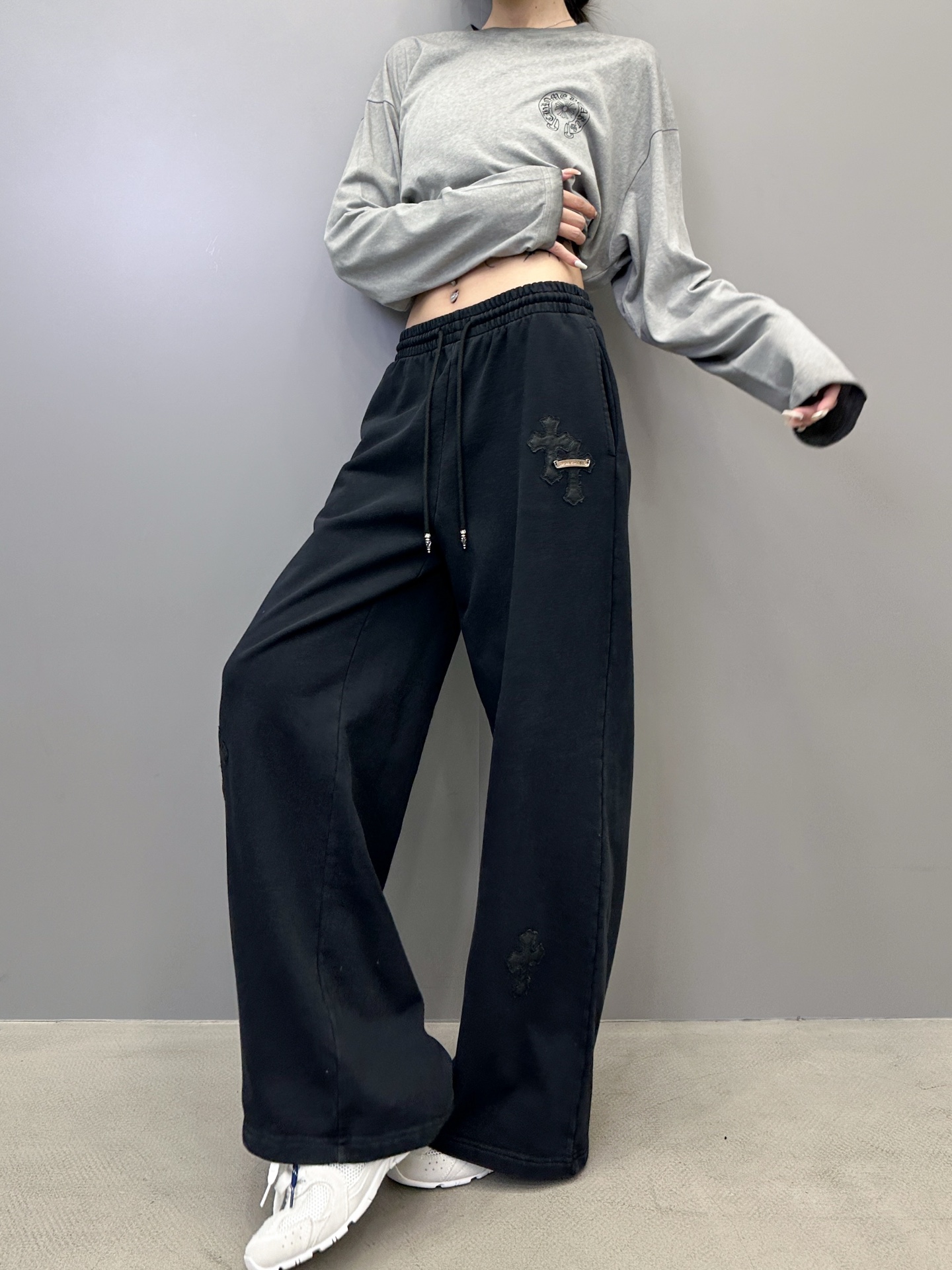 🆕克罗心 ｜ 新款休闲卫裤，成衣洗水炒色加手工车十字标工艺，男女同款，尺码sml