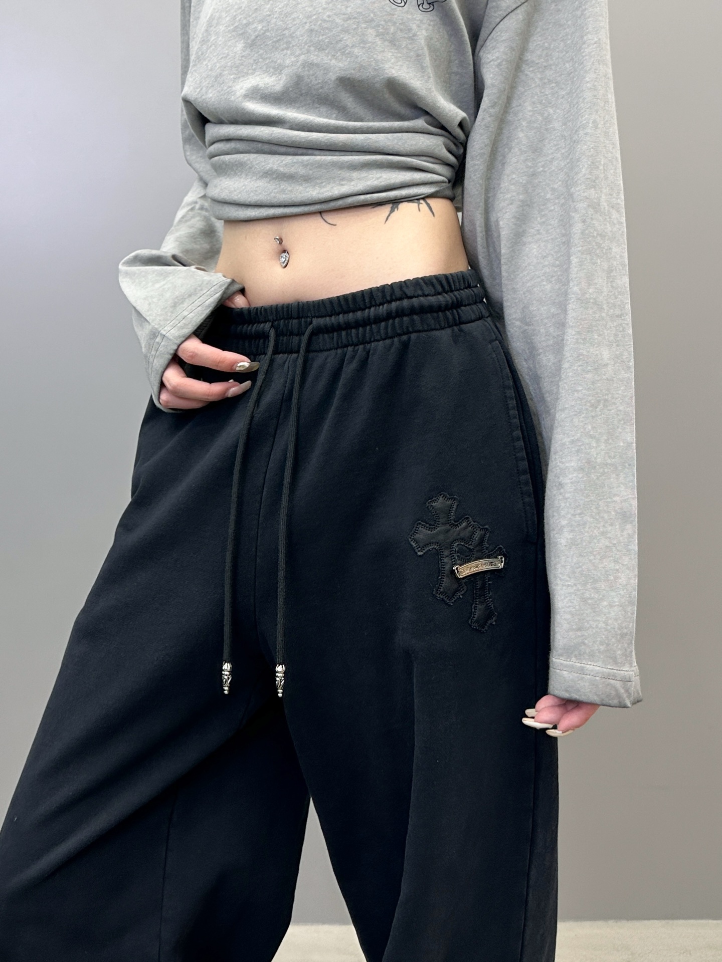 🆕克罗心 ｜ 新款休闲卫裤，成衣洗水炒色加手工车十字标工艺，男女同款，尺码sml