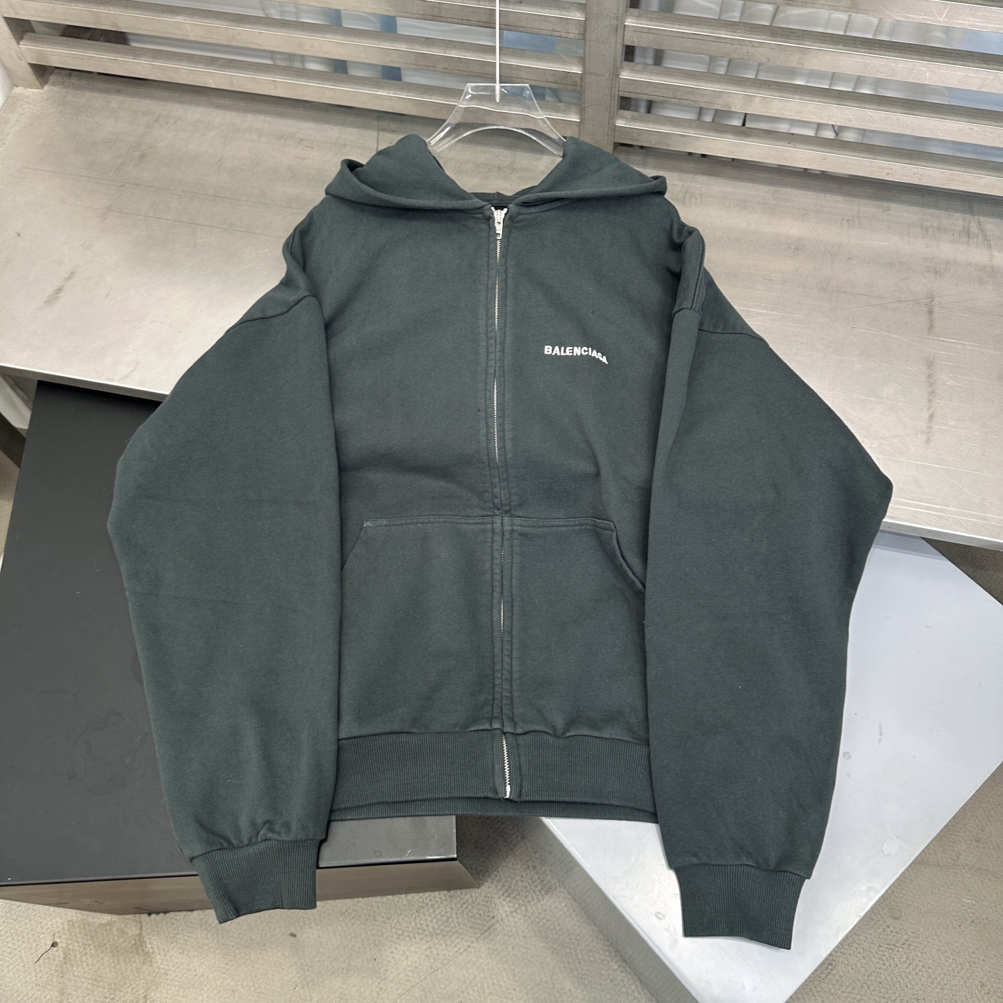 🆕巴黎 ｜ 新款卫衣开衫，成衣沙洗工艺加前后刺绣，男女同款，尺码sml