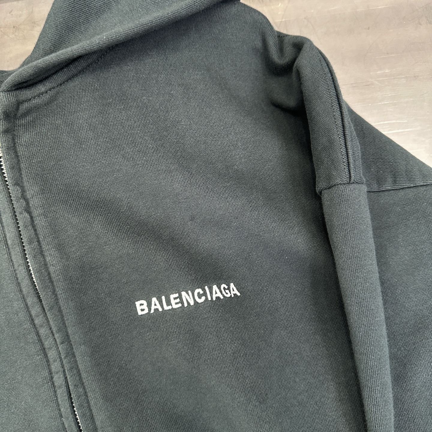 🆕巴黎 ｜ 新款卫衣开衫，成衣沙洗工艺加前后刺绣，男女同款，尺码sml