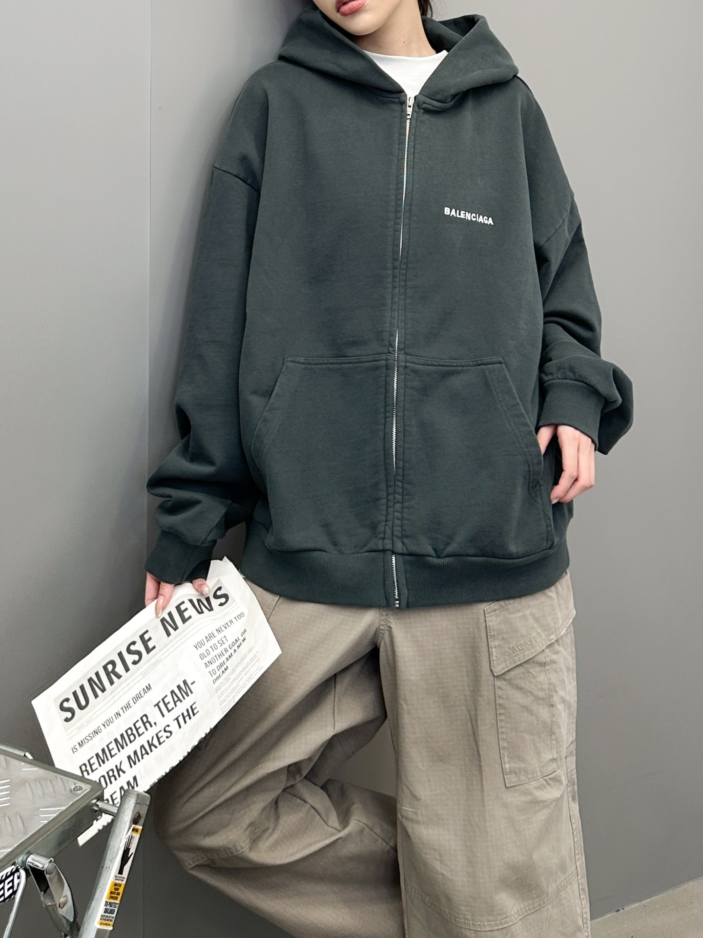 🆕巴黎 ｜ 新款卫衣开衫，成衣沙洗工艺加前后刺绣，男女同款，尺码sml