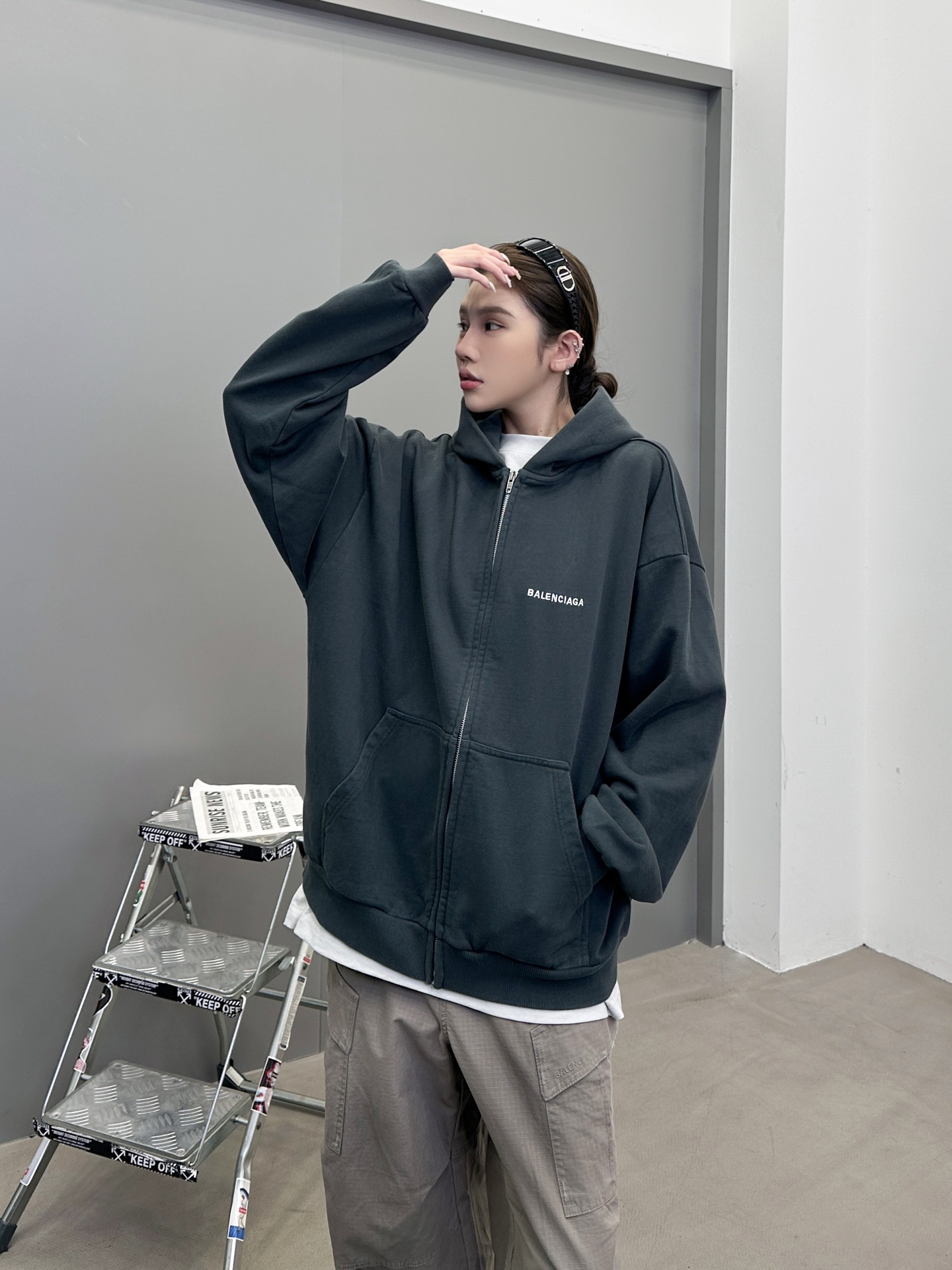 🆕巴黎 ｜ 新款卫衣开衫，成衣沙洗工艺加前后刺绣，男女同款，尺码sml