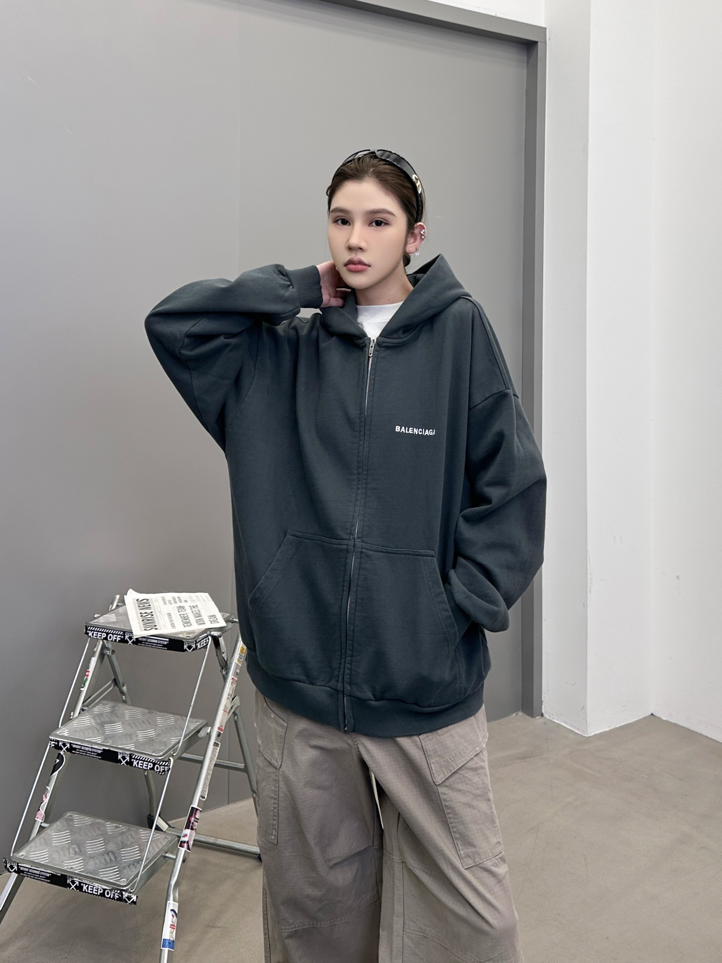 🆕巴黎 ｜ 新款卫衣开衫，成衣沙洗工艺加前后刺绣，男女同款，尺码sml