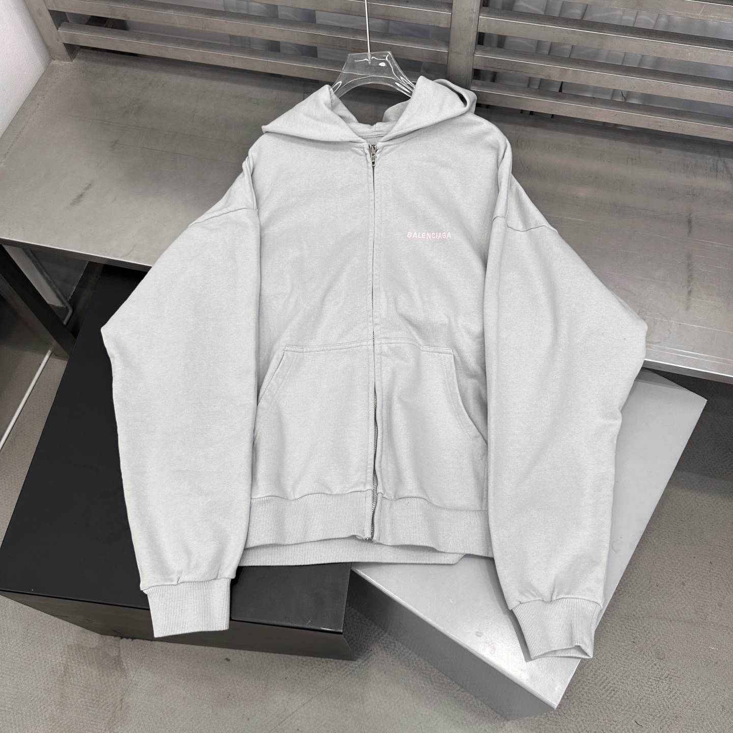 🆕巴黎 ｜ 新款卫衣开衫，成衣沙洗工艺加前后刺绣，男女同款，尺码sml