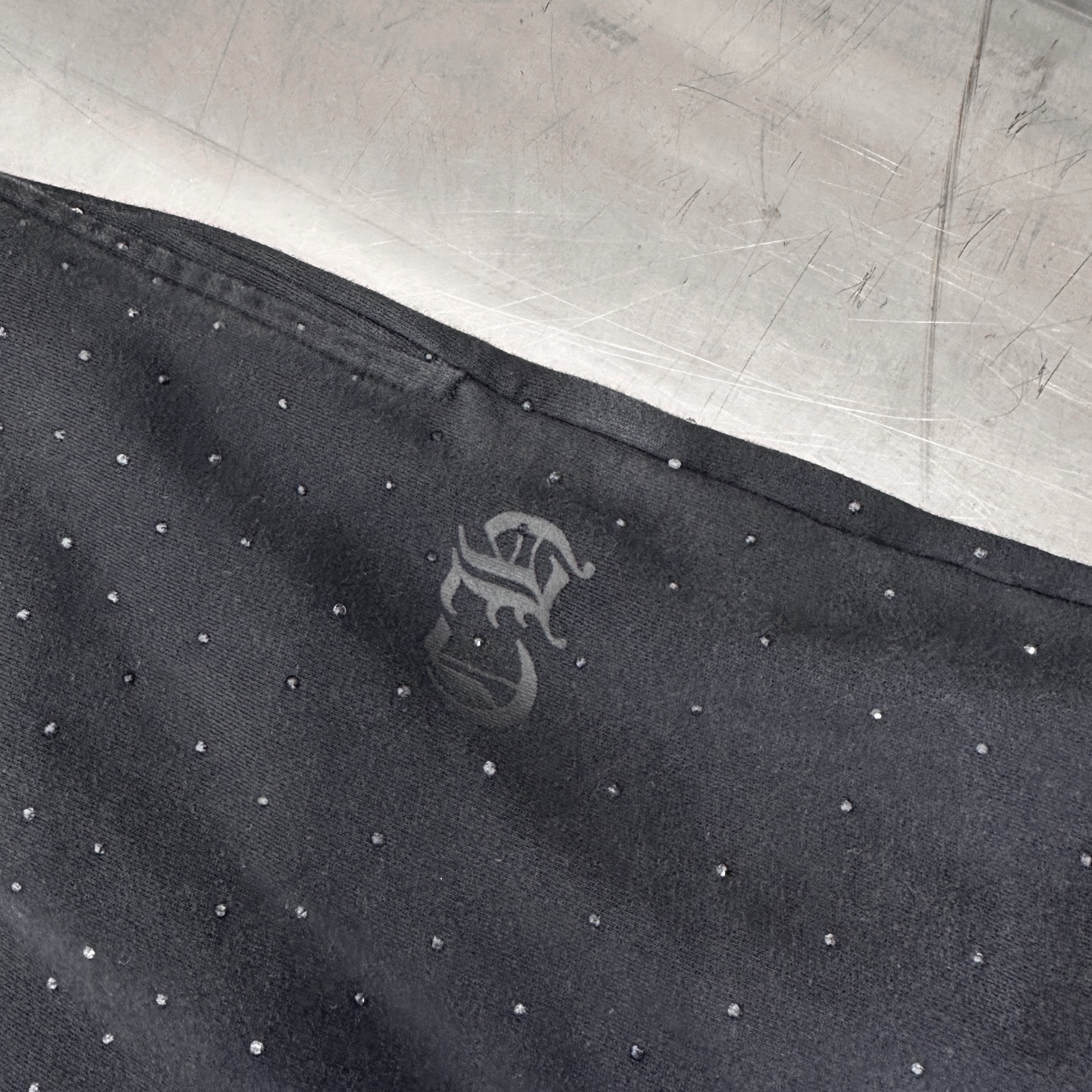 🆕克罗心 ｜ 新款卫裤，成衣洗水炒色加经典印花标，成衣烫钻工艺，尺码sml