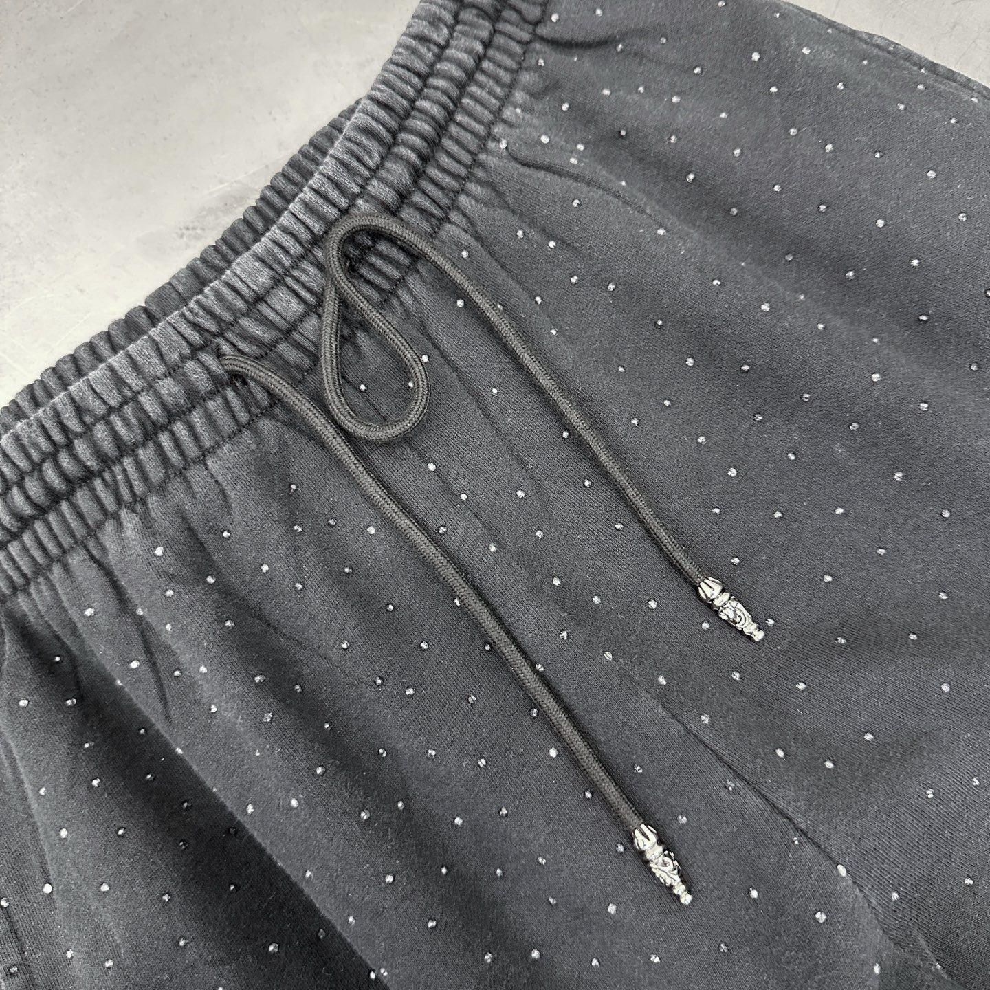 🆕克罗心 ｜ 新款卫裤，成衣洗水炒色加经典印花标，成衣烫钻工艺，尺码sml