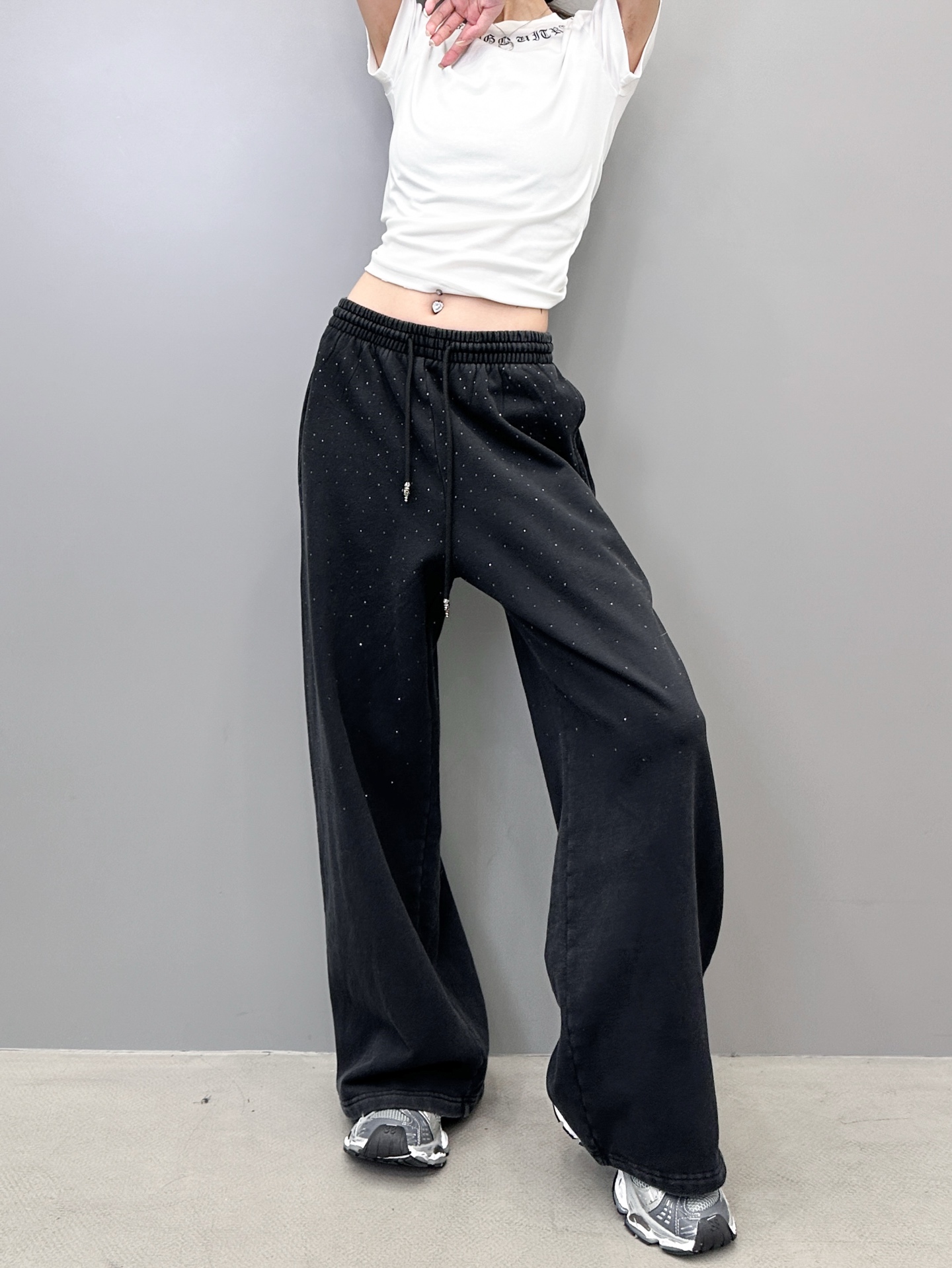 🆕克罗心 ｜ 新款卫裤，成衣洗水炒色加经典印花标，成衣烫钻工艺，尺码sml