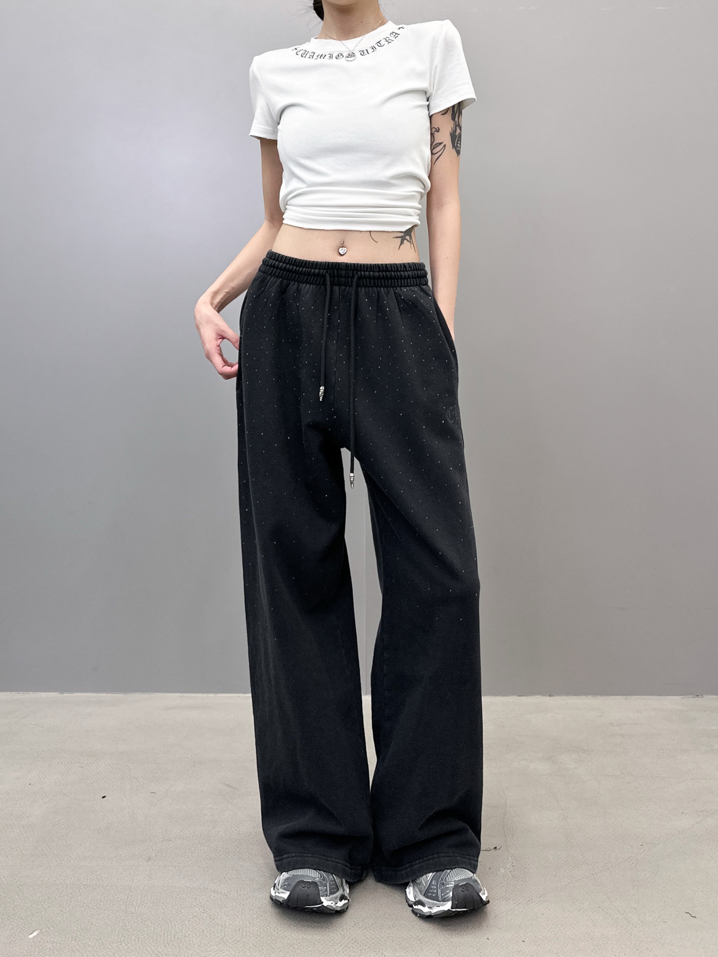 🆕克罗心 ｜ 新款卫裤，成衣洗水炒色加经典印花标，成衣烫钻工艺，尺码sml