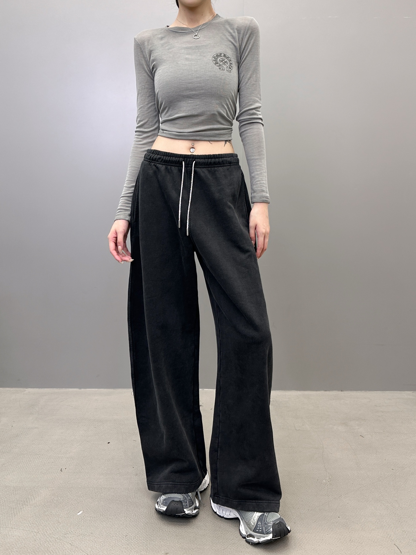 🆕大王 ｜ 新款休闲卫裤，成衣洗水炒色工艺加全钻抽绳，休闲时尚，尺码sml