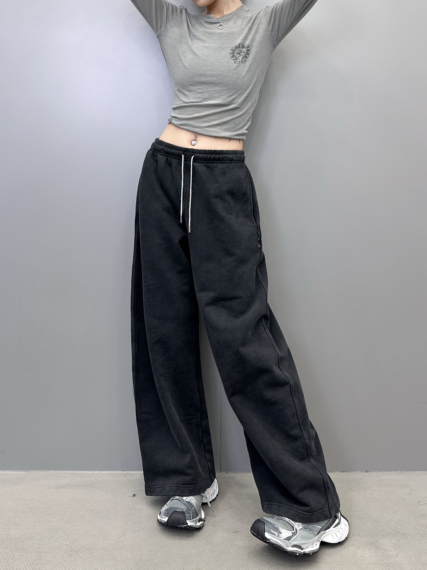 🆕大王 ｜ 新款休闲卫裤，成衣洗水炒色工艺加全钻抽绳，休闲时尚，尺码sml