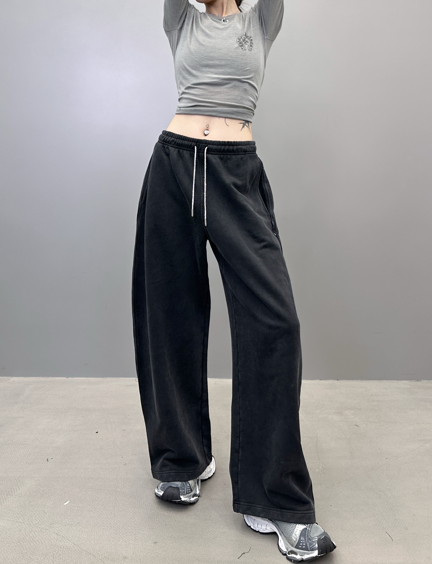 🆕大王 ｜ 新款休闲卫裤，成衣洗水炒色工艺加全钻抽绳，休闲时尚，尺码sml