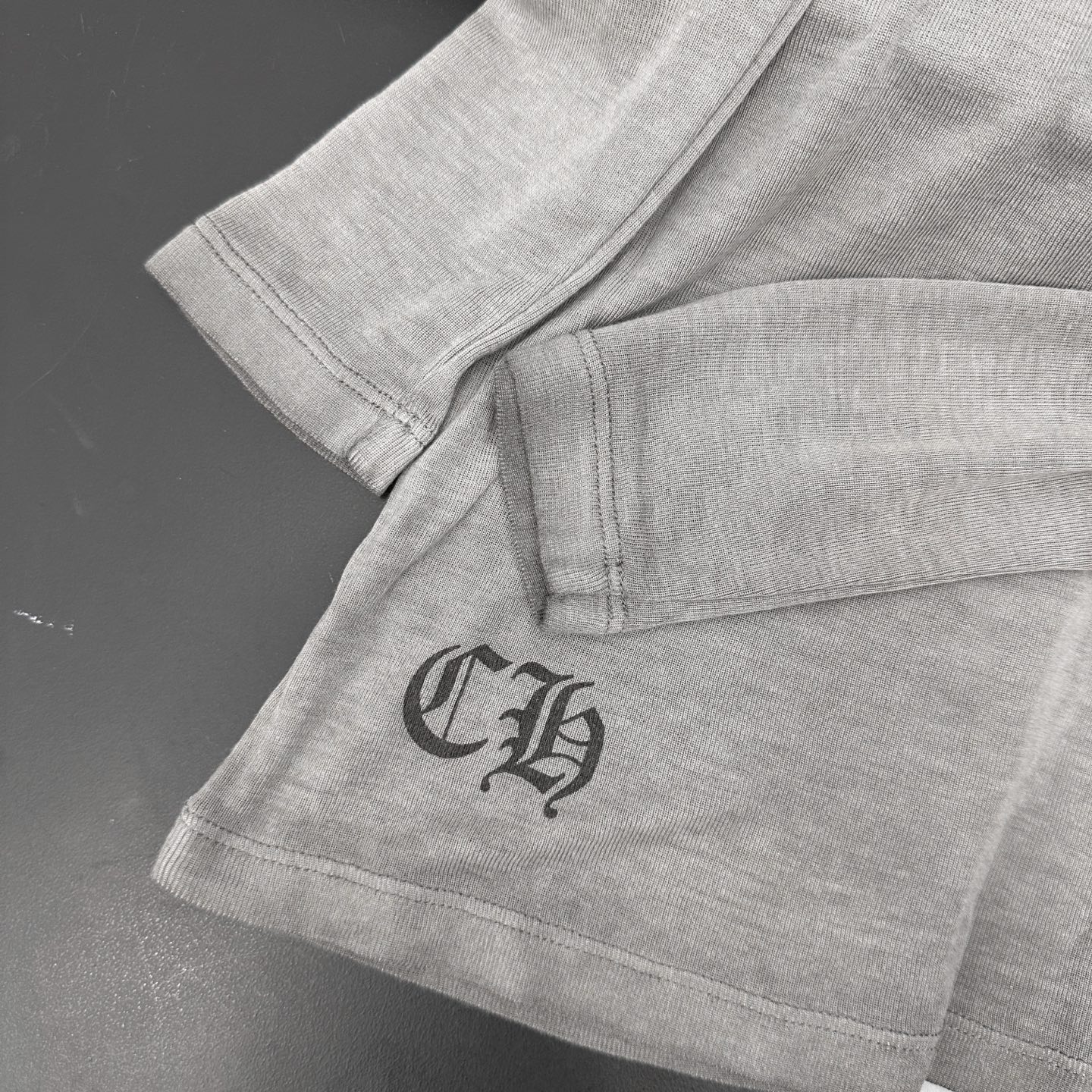 🆕克罗心 ｜ 新款长袖打底，成衣洗水炒色喷色印花工艺，进口莱赛尔羊毛面料，尺码sml