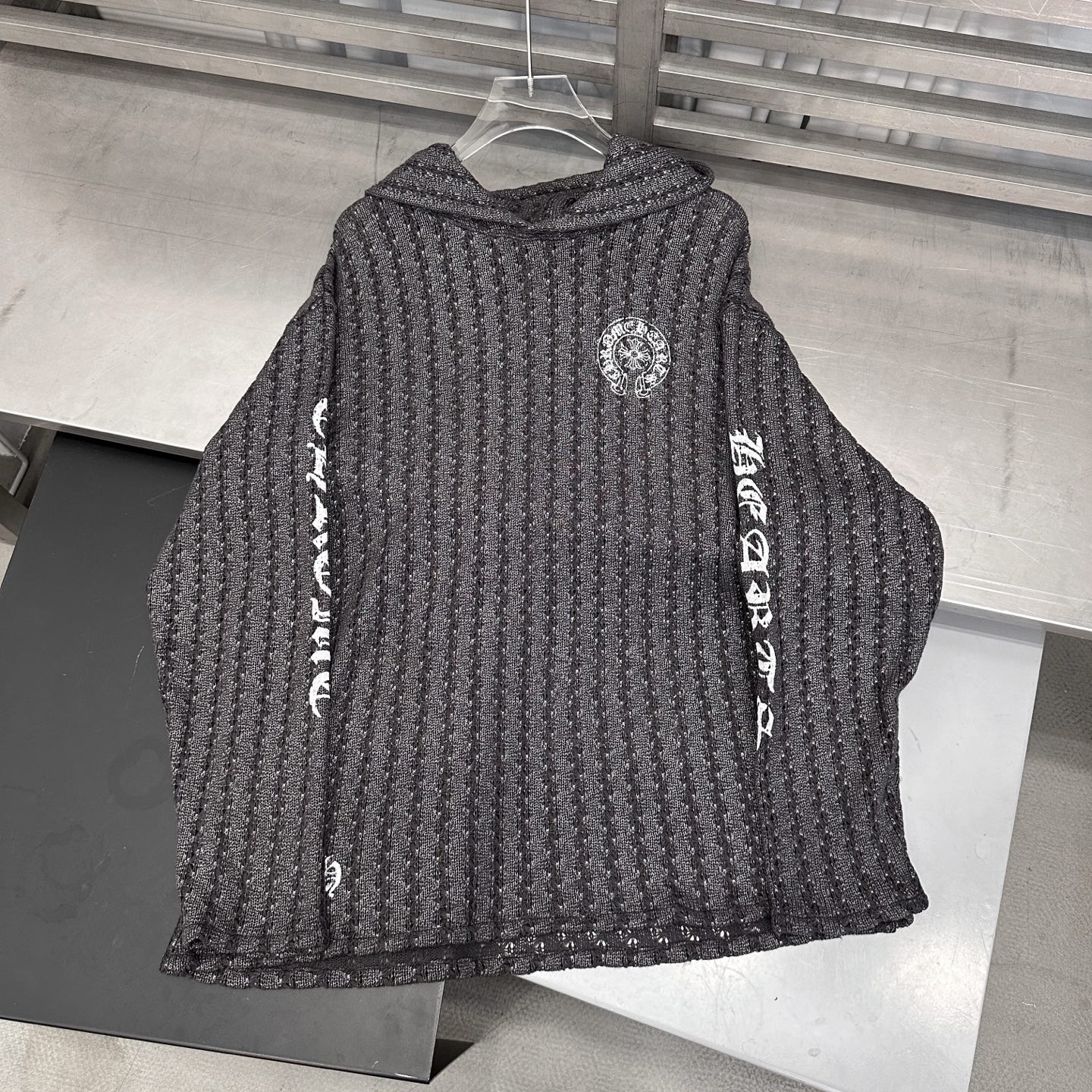 🆕克罗心 ｜ 新款休闲上衣，成衣洗水烫银工艺加6处印花，人棉特殊混纺编织面料，男女同款，尺码sml