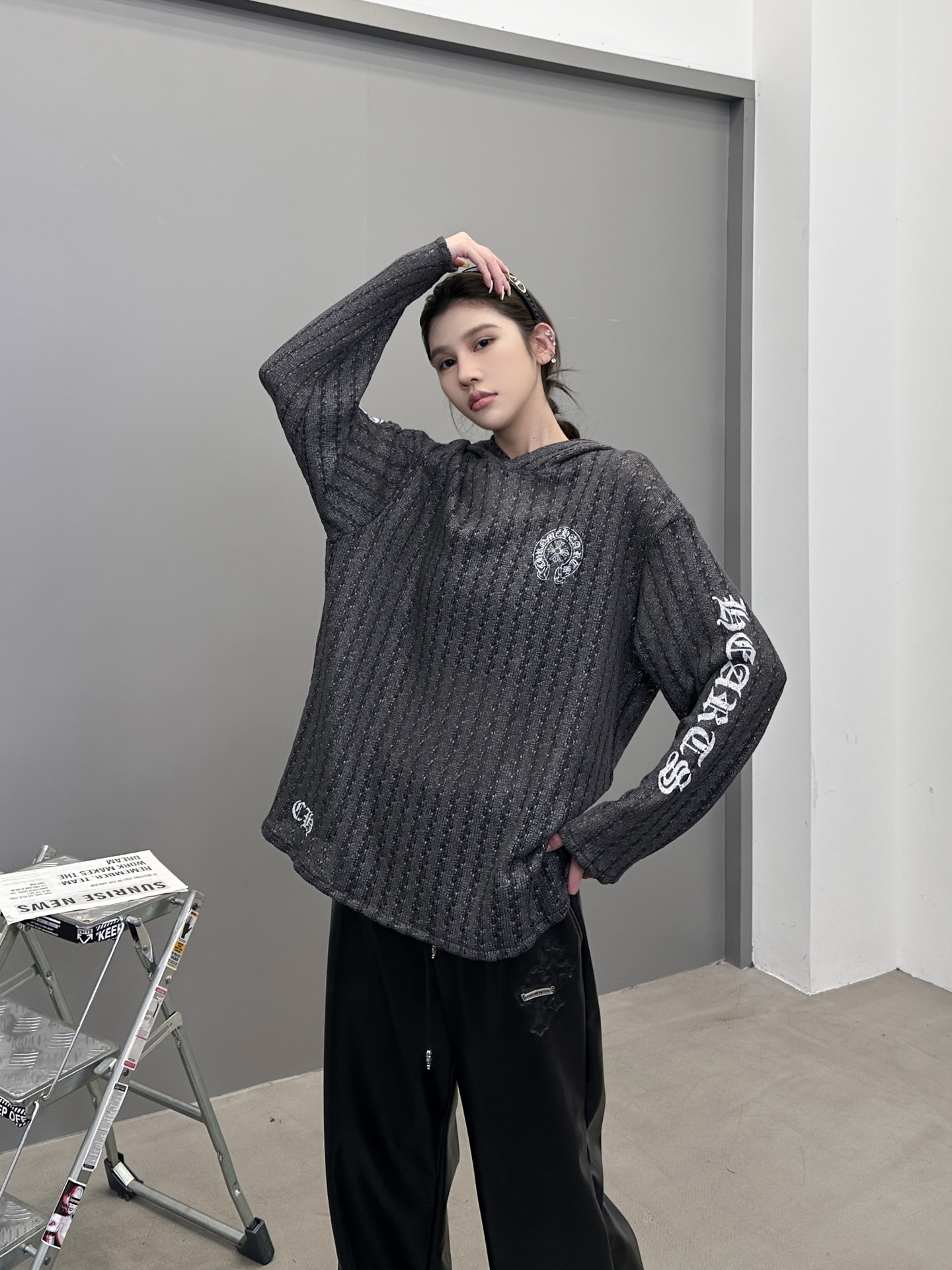 🆕克罗心 ｜ 新款休闲上衣，成衣洗水烫银工艺加6处印花，人棉特殊混纺编织面料，男女同款，尺码sml