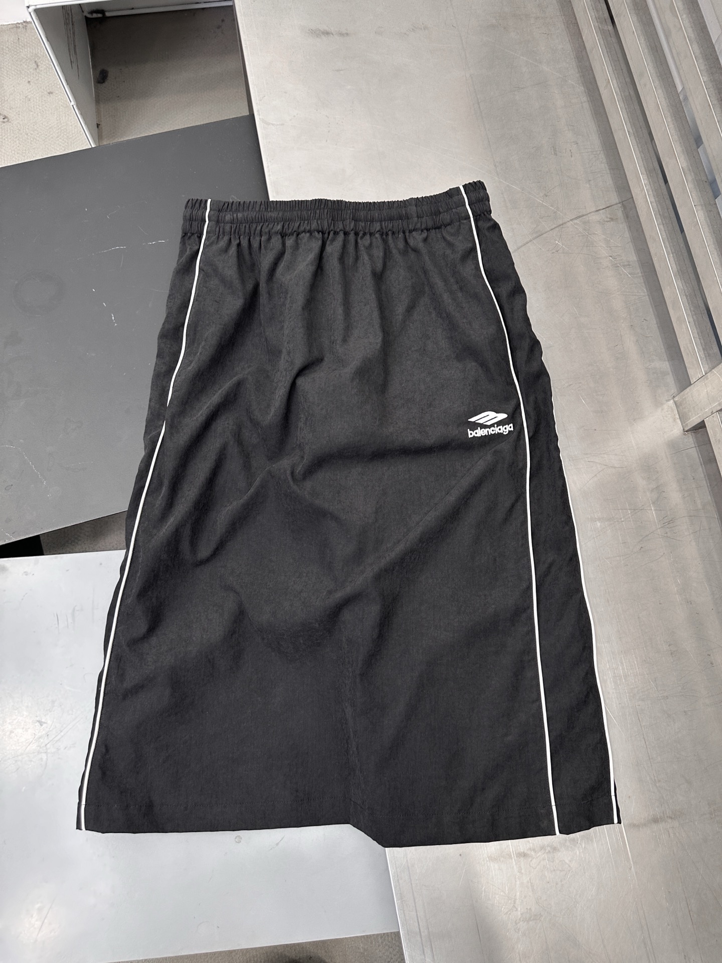 🆕巴黎 ｜ 新款半裙，经典刺绣标，手工机边绳侧杠，休闲时尚，尺码sml