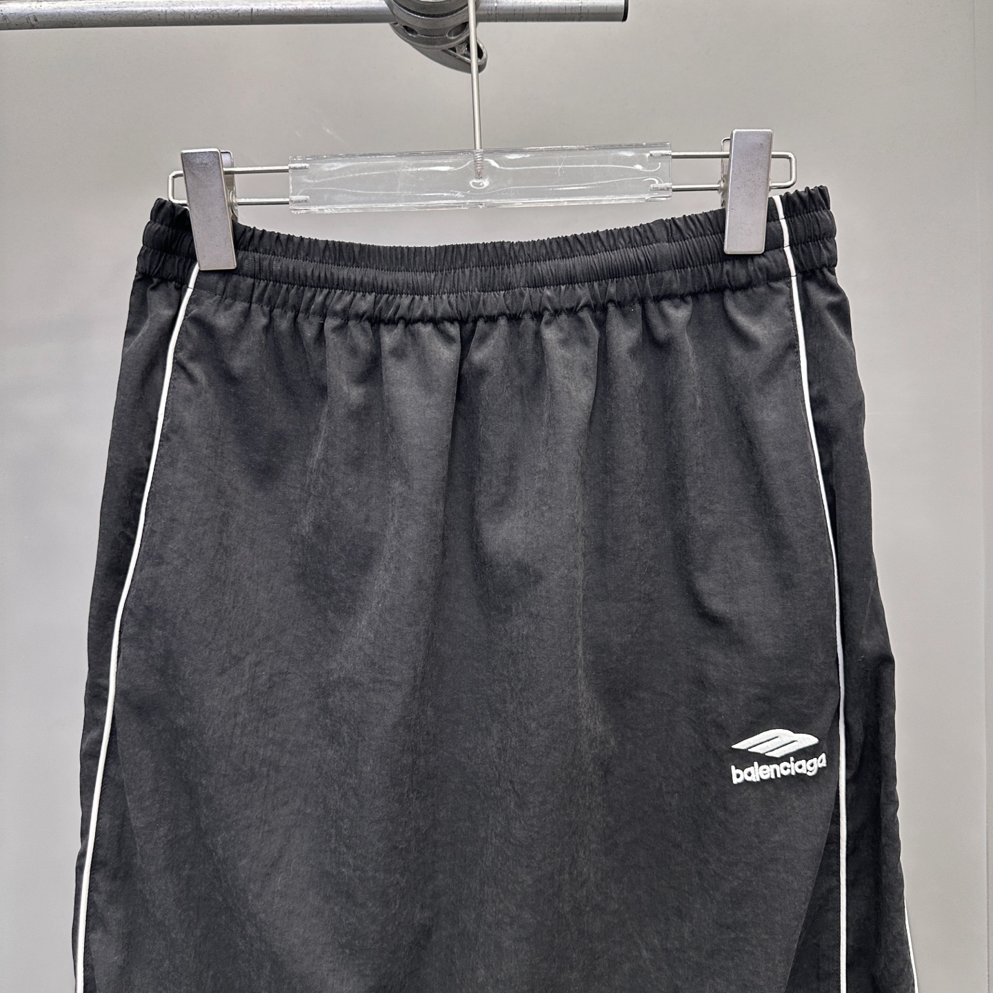 🆕巴黎 ｜ 新款半裙，经典刺绣标，手工机边绳侧杠，休闲时尚，尺码sml