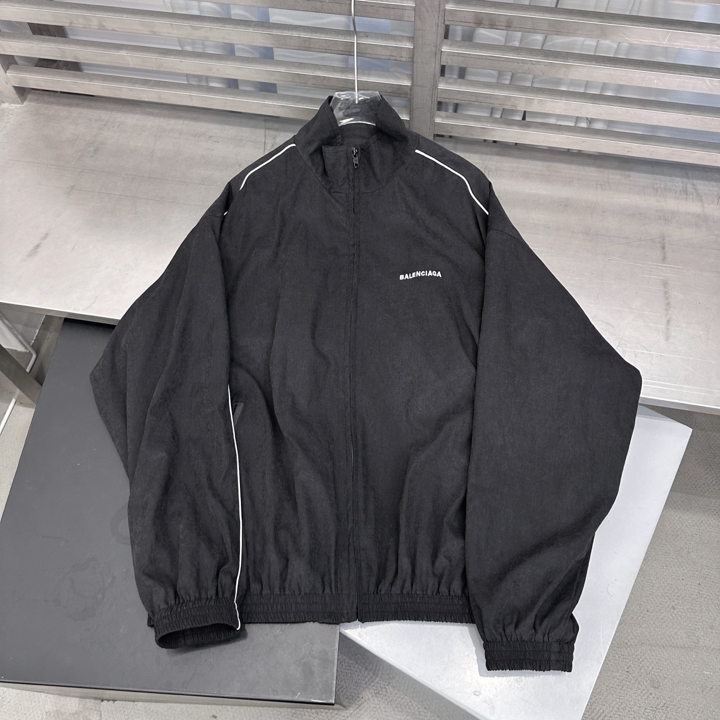 🆕巴黎 ｜ 新款休闲上衣，经典刺绣标，手工机边绳侧杠，男女同款，尺码sml